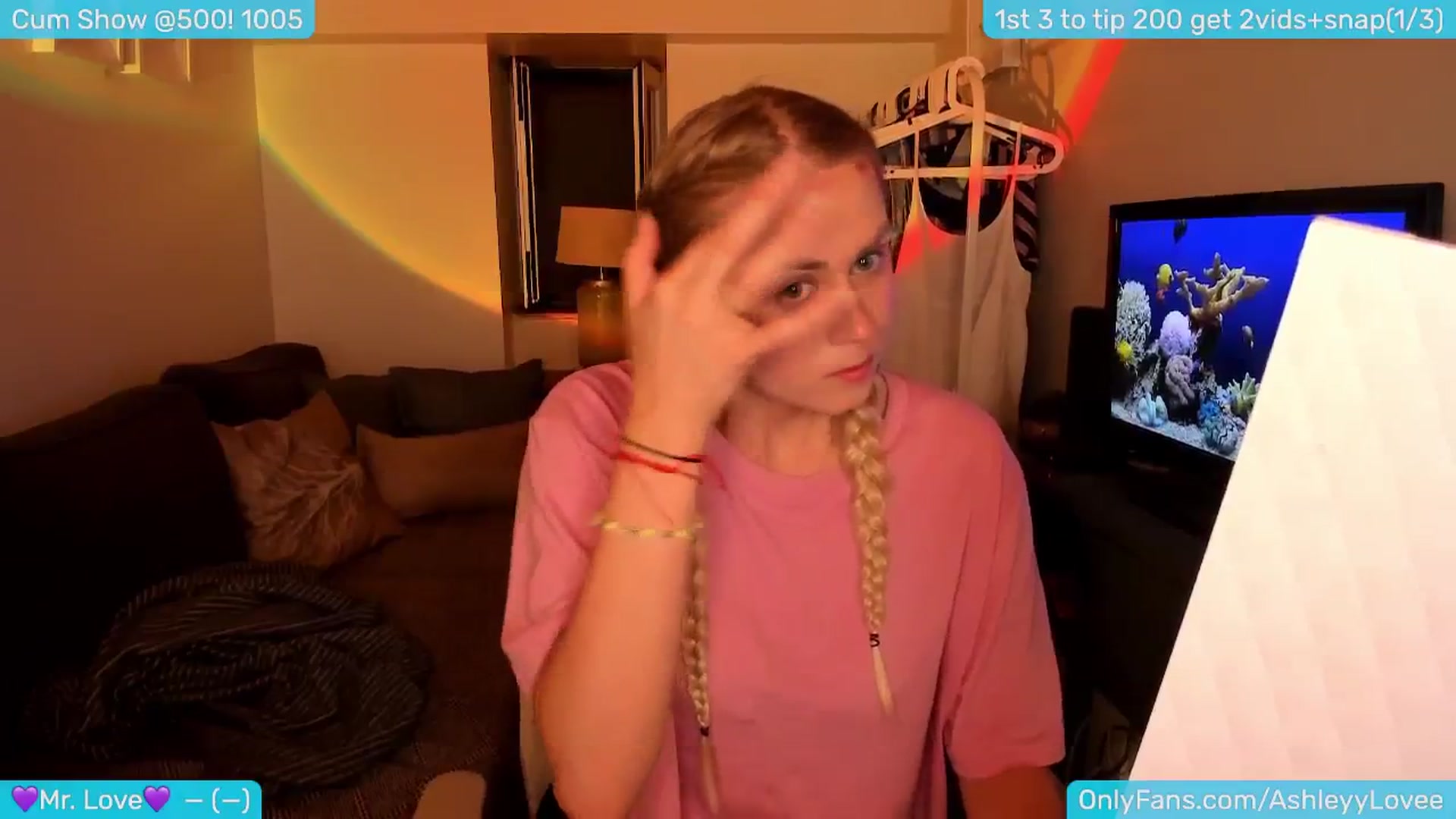 Gallery image thumbnail from AshleyLove's myfreecams stream on, 05/29/2024, 21:28 image 5 of 20