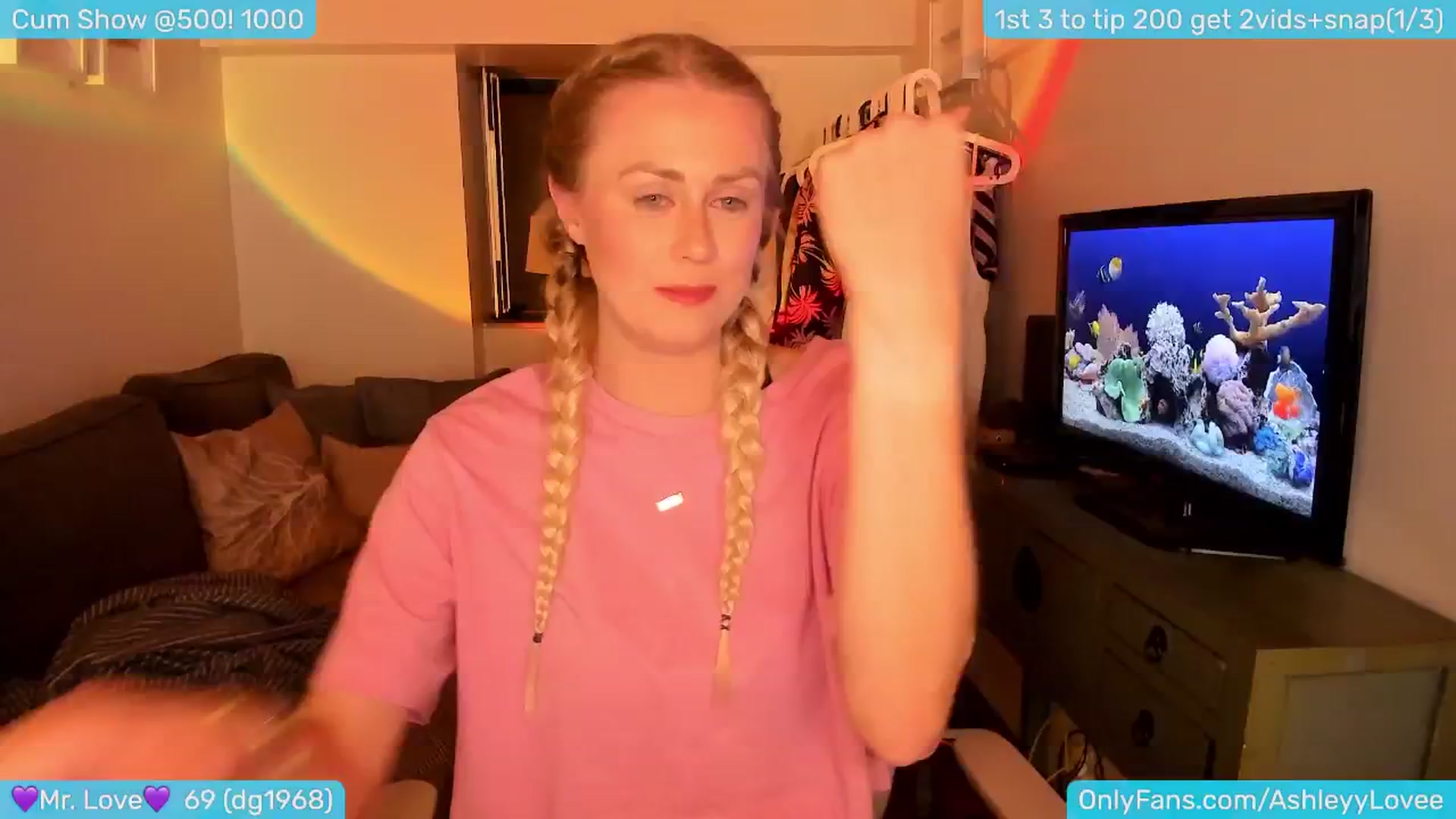 Gallery image thumbnail from AshleyLove's myfreecams stream on, 05/29/2024, 23:07 image 7 of 20