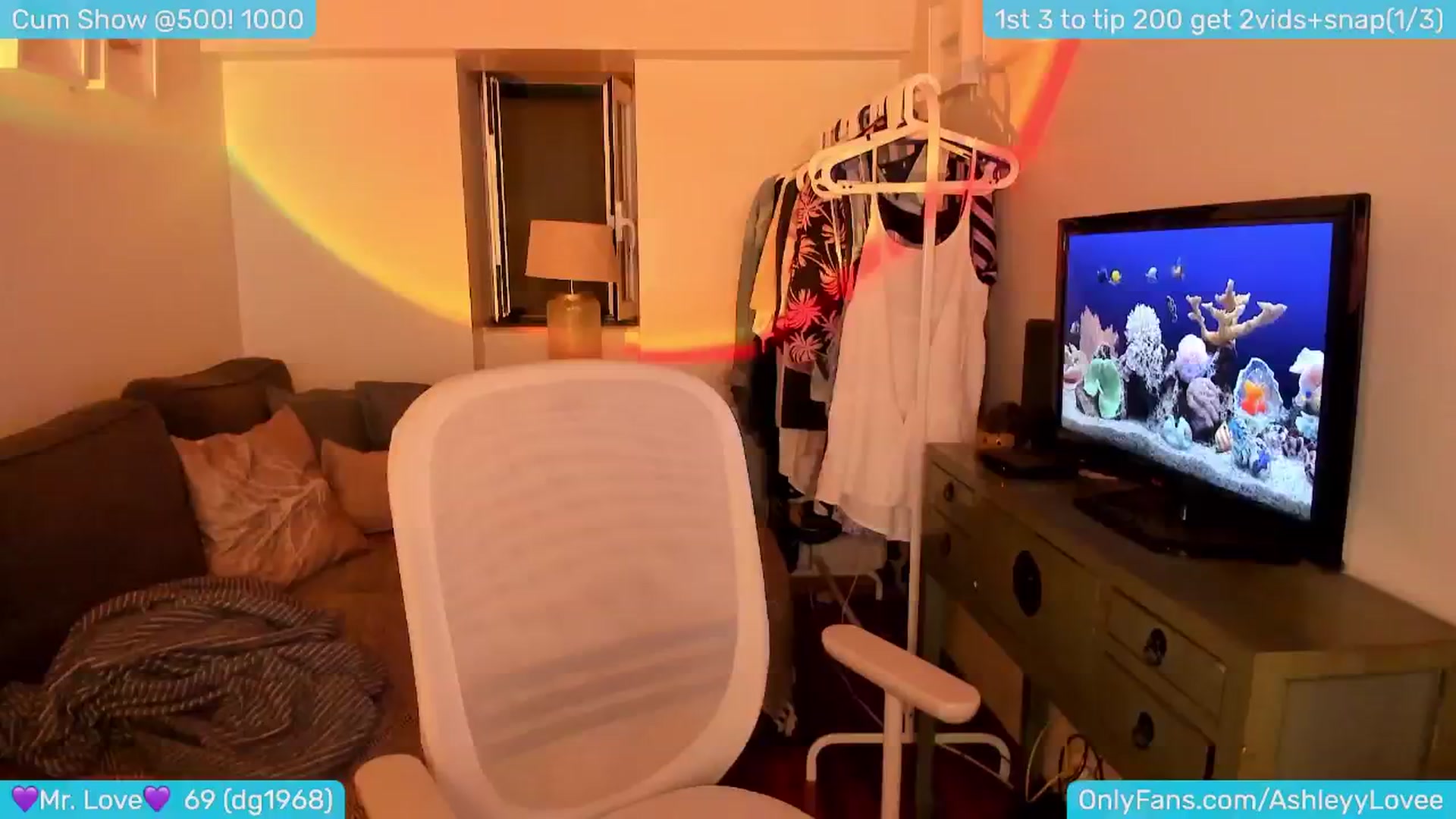 Gallery image thumbnail from AshleyLove's myfreecams stream on, 05/29/2024, 23:07 image 6 of 20