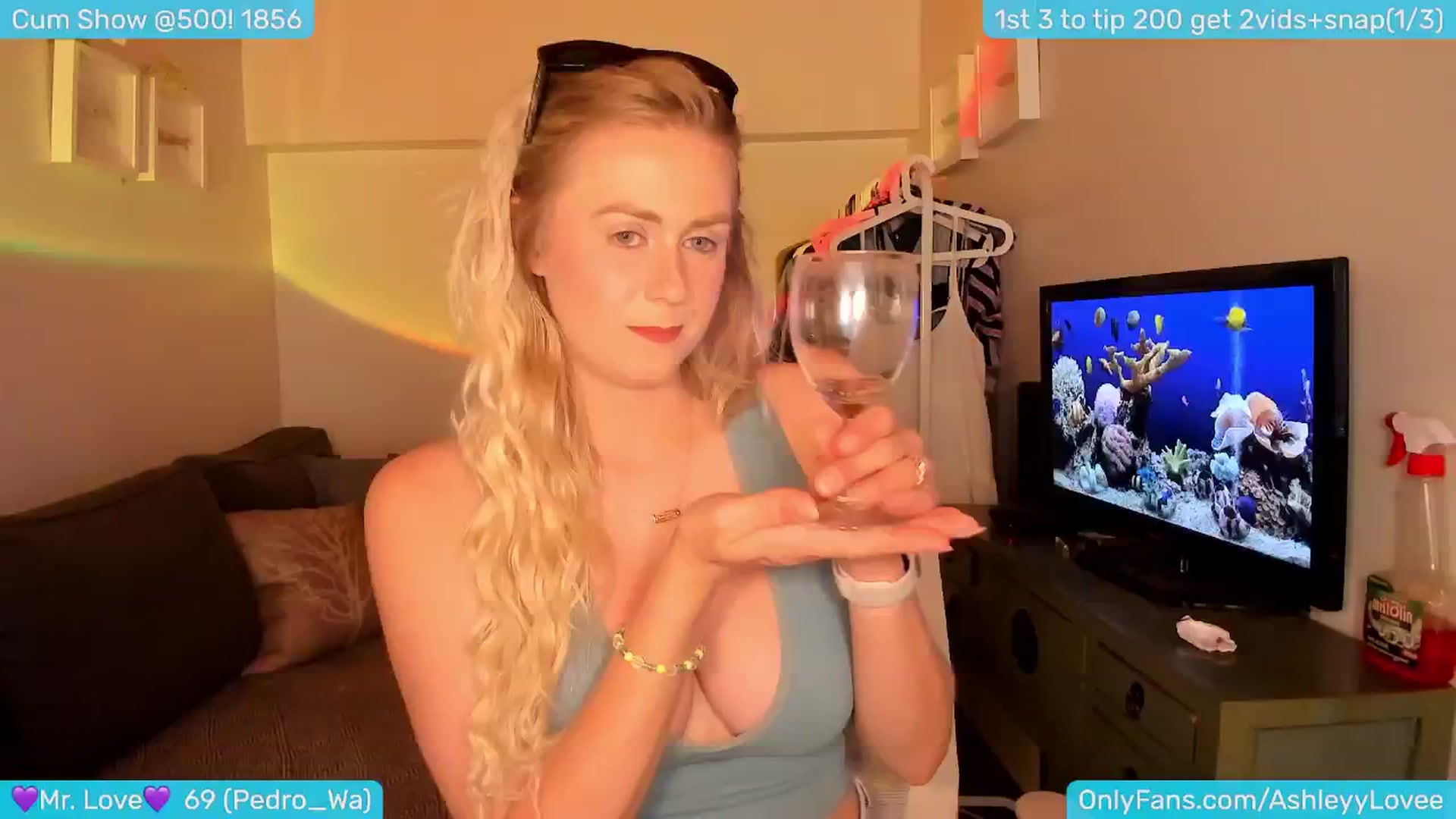 Gallery image thumbnail from AshleyLove's myfreecams stream on, 06/02/2024, 24:04 image 2 of 20