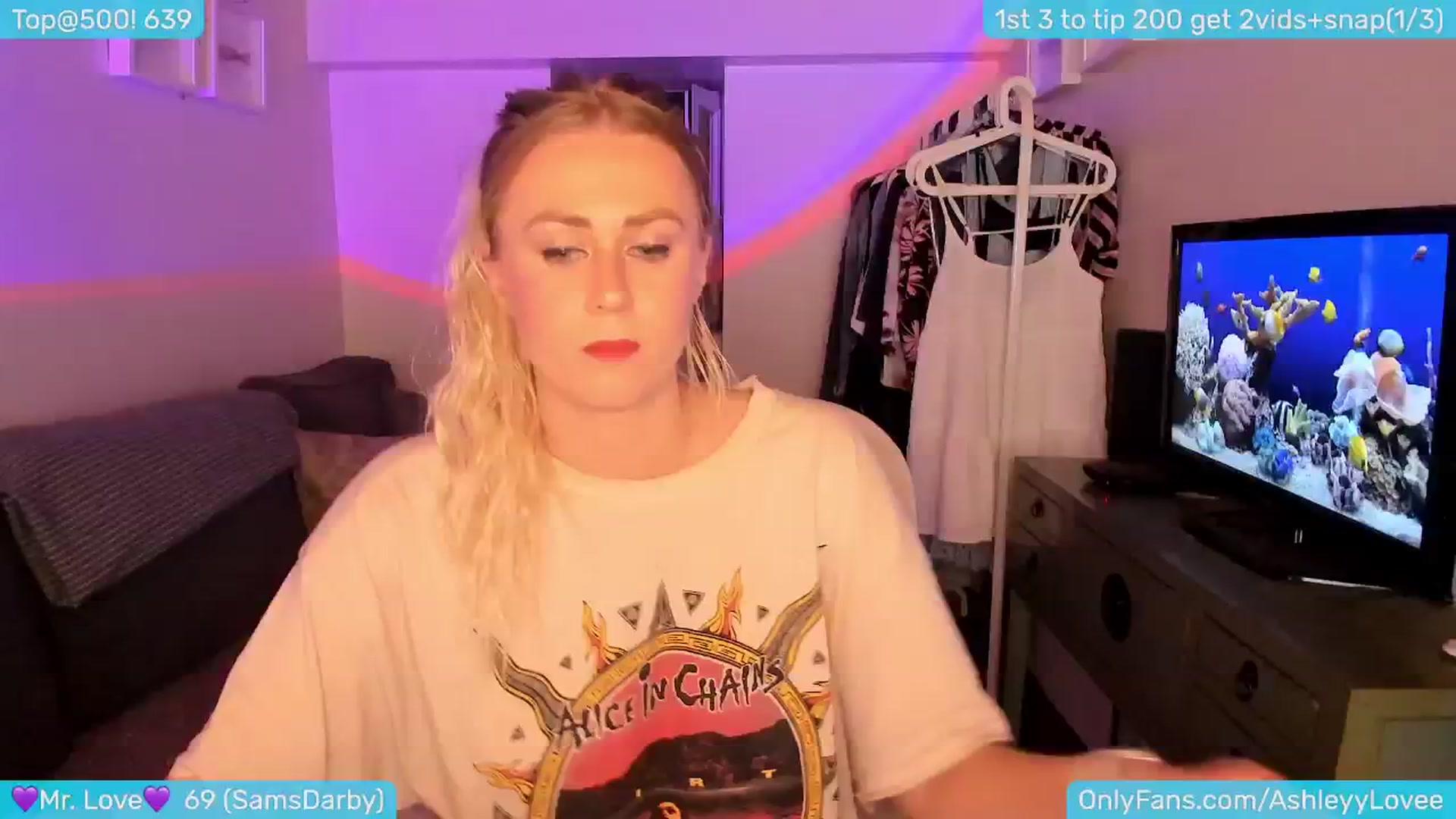 Gallery image thumbnail from AshleyLove's myfreecams stream on, 06/03/2024, 23:48 image 9 of 20