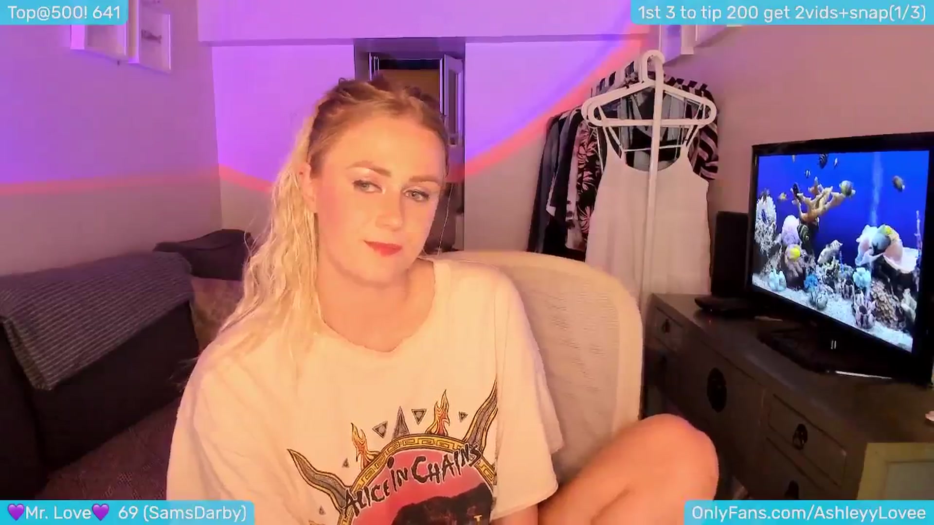 Gallery image thumbnail from AshleyLove's myfreecams stream on, 06/03/2024, 23:48 image 11 of 20