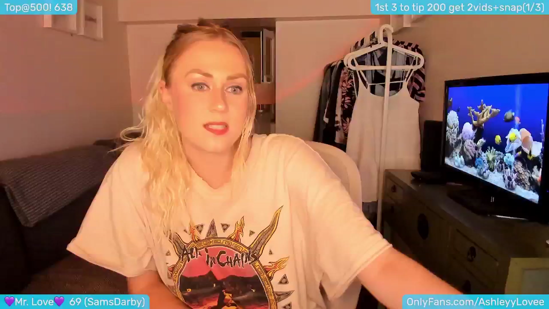 Gallery image thumbnail from AshleyLove's myfreecams stream on, 06/03/2024, 23:48 image 3 of 20