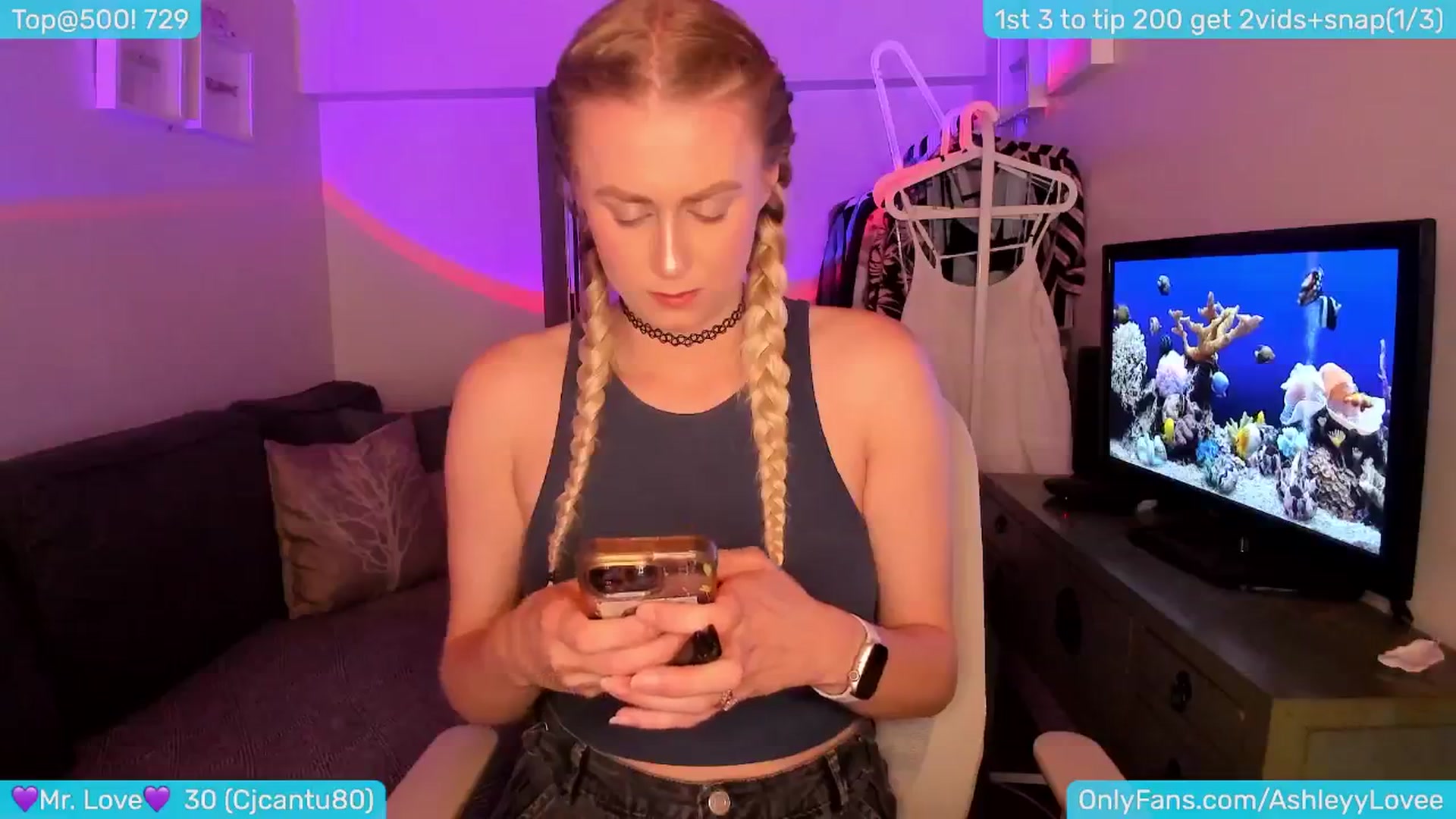 Gallery image thumbnail from AshleyLove's myfreecams stream on, 06/04/2024, 22:36 image 17 of 20