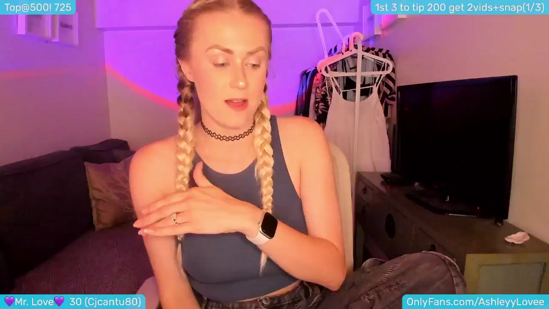 Gallery image thumbnail from AshleyLove's myfreecams stream on, 06/04/2024, 22:36 image 6 of 20