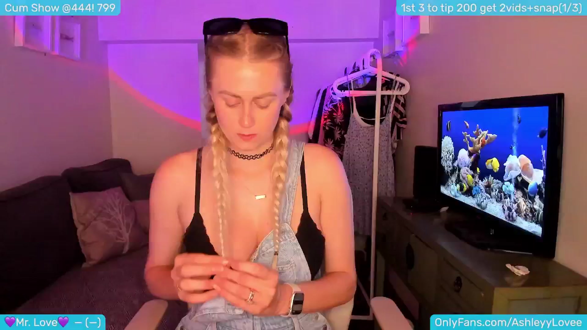 Gallery image thumbnail from AshleyLove's myfreecams stream on, 06/05/2024, 20:02 image 20 of 20