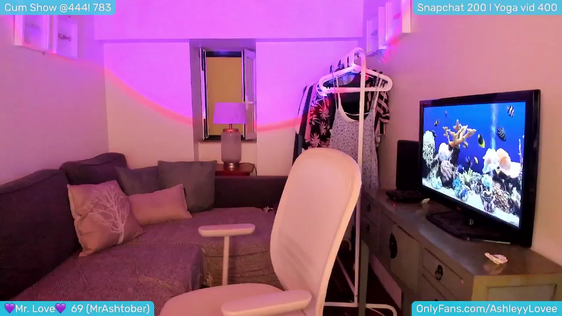 Gallery image thumbnail from AshleyLove's myfreecams stream on, 06/05/2024, 23:08 image 8 of 20