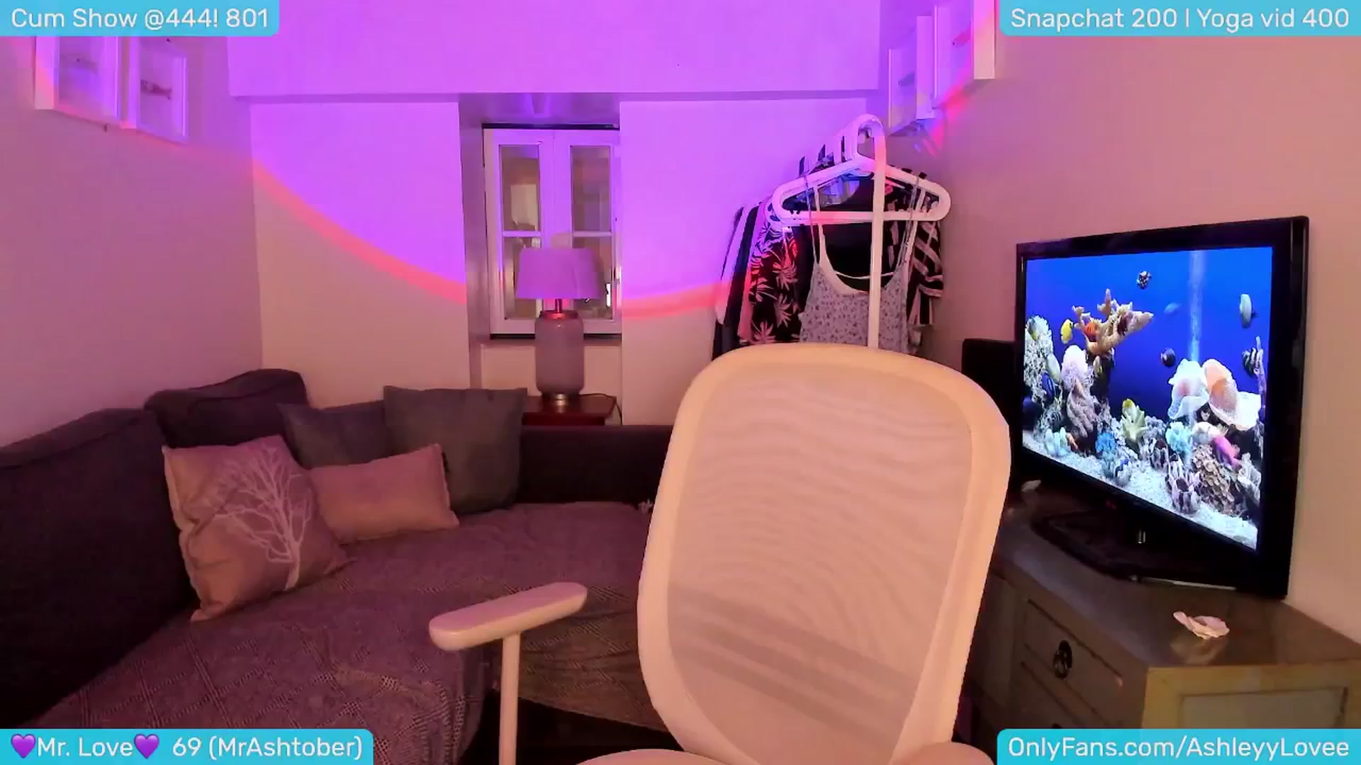 Gallery image thumbnail from AshleyLove's myfreecams stream on, 06/05/2024, 23:08 image 3 of 20