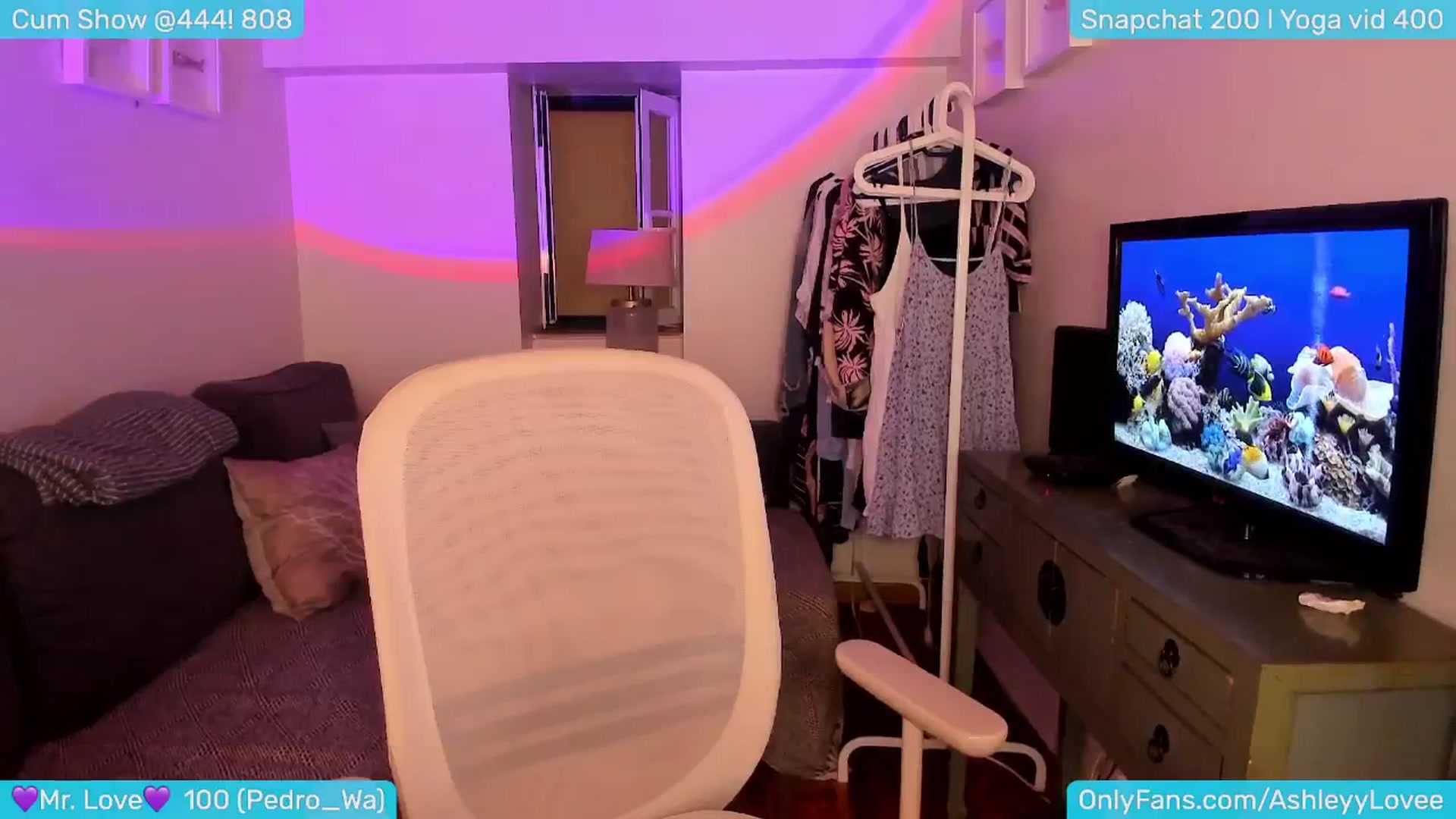 Gallery image thumbnail from AshleyLove's myfreecams stream on, 06/07/2024, 01:37 image 14 of 20