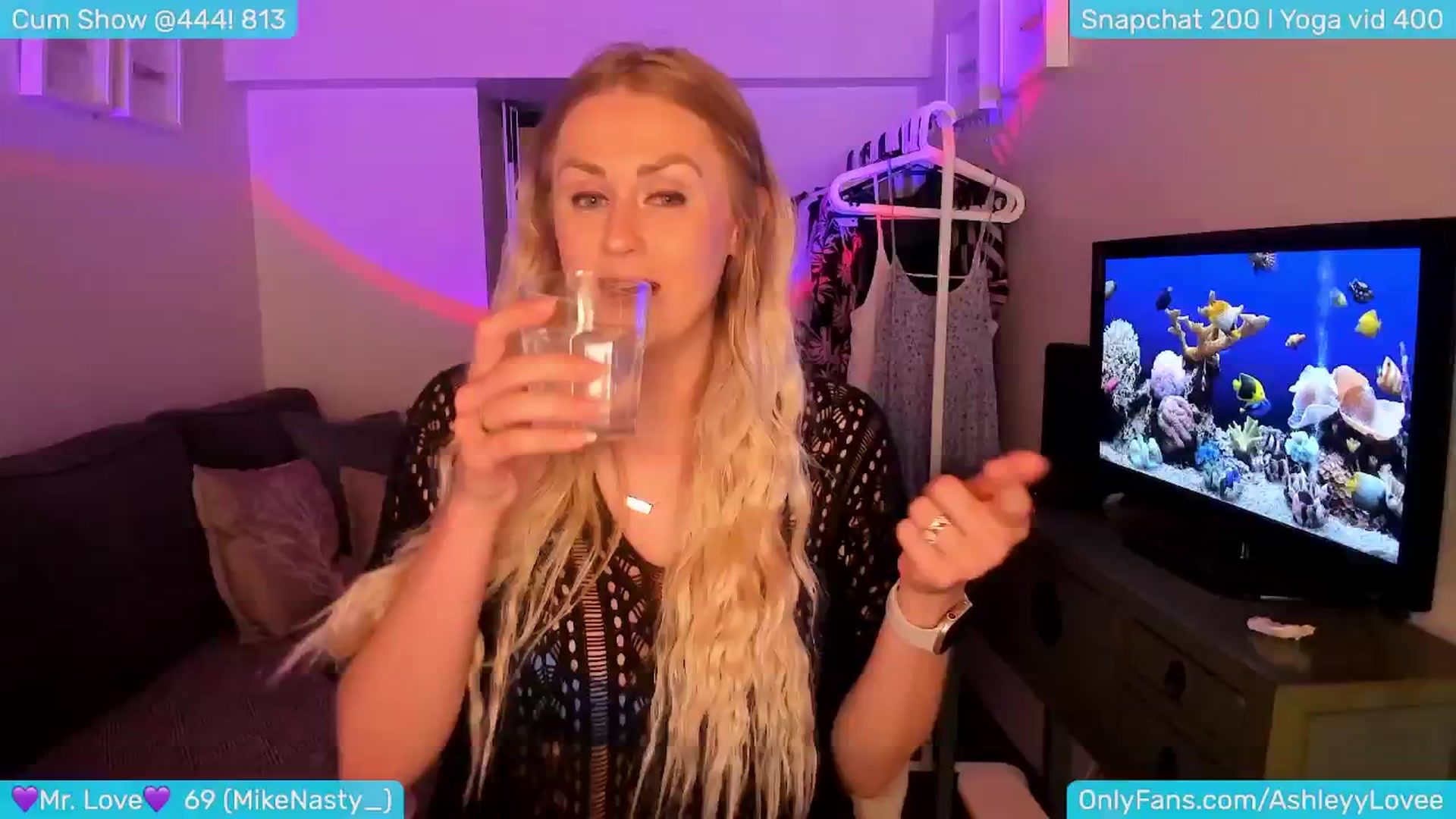 Gallery image thumbnail from AshleyLove's myfreecams stream on, 06/07/2024, 21:32 image 13 of 20