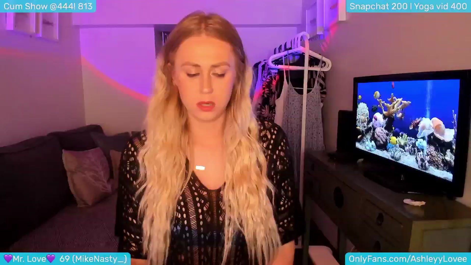 Gallery image thumbnail from AshleyLove's myfreecams stream on, 06/07/2024, 21:32 image 11 of 20