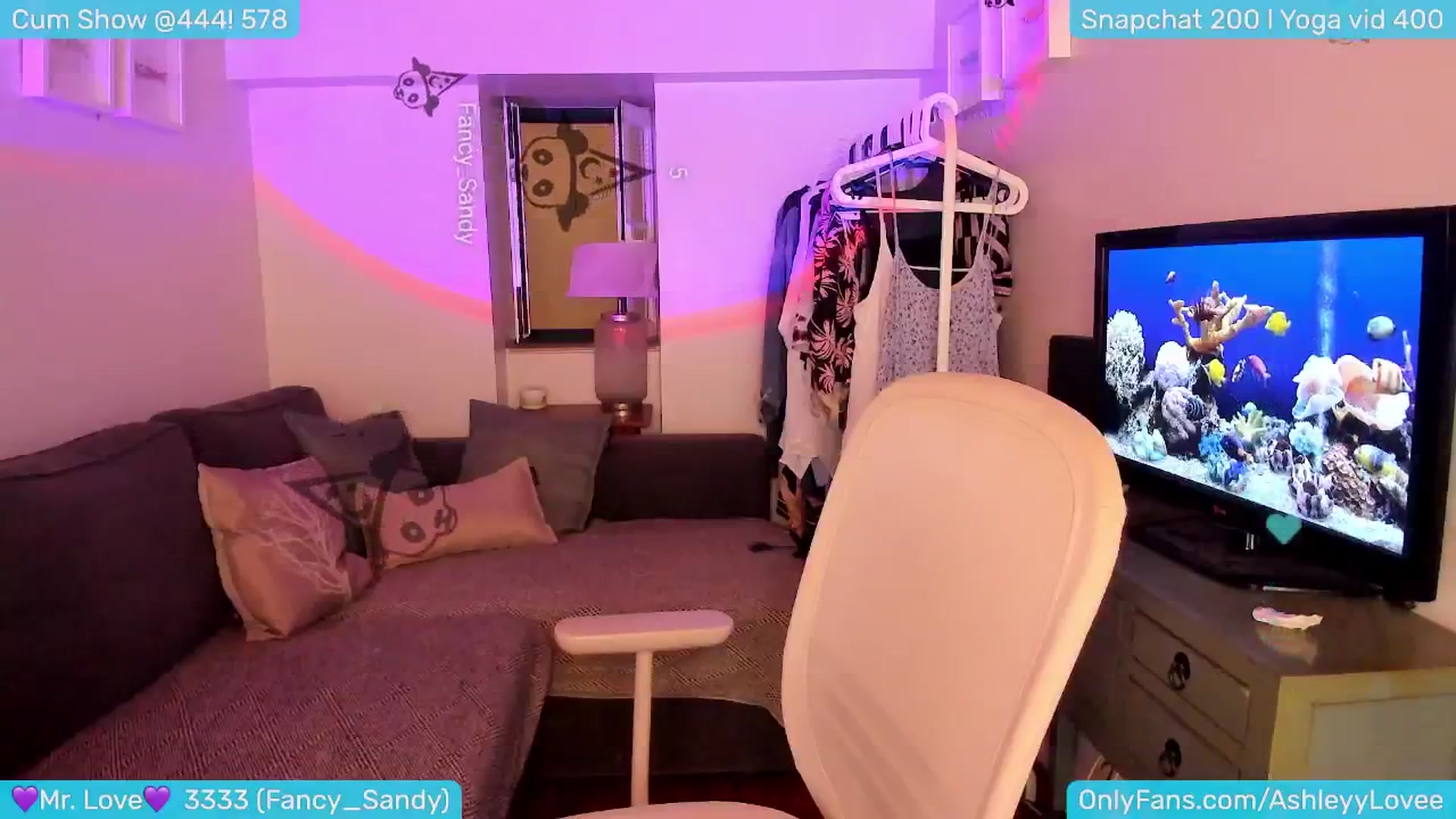 Gallery image thumbnail from AshleyLove's myfreecams stream on, 06/08/2024, 24:20 image 19 of 20