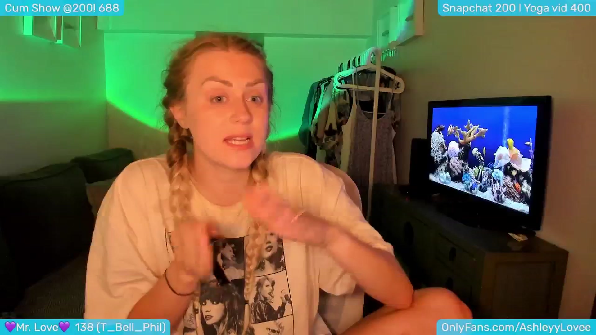 Gallery image thumbnail from AshleyLove's myfreecams stream on, 06/09/2024, 23:09 image 12 of 20