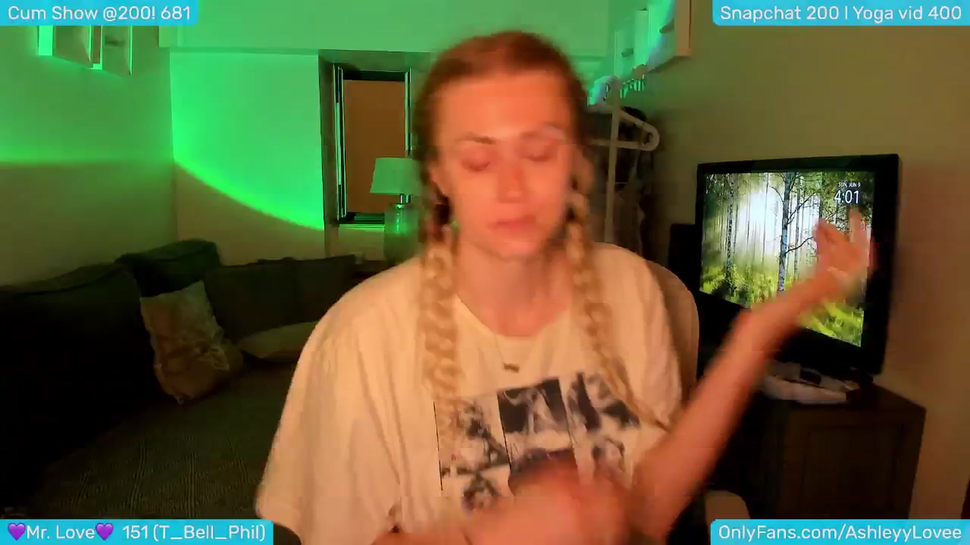 Gallery image thumbnail from AshleyLove's myfreecams stream on, 06/09/2024, 23:09 image 19 of 20