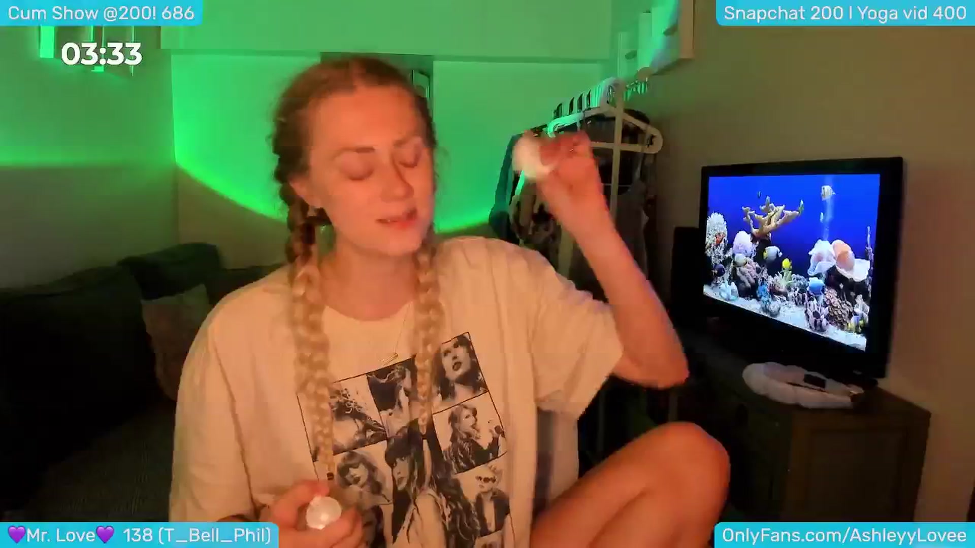 Gallery image thumbnail from AshleyLove's myfreecams stream on, 06/09/2024, 23:09 image 14 of 20