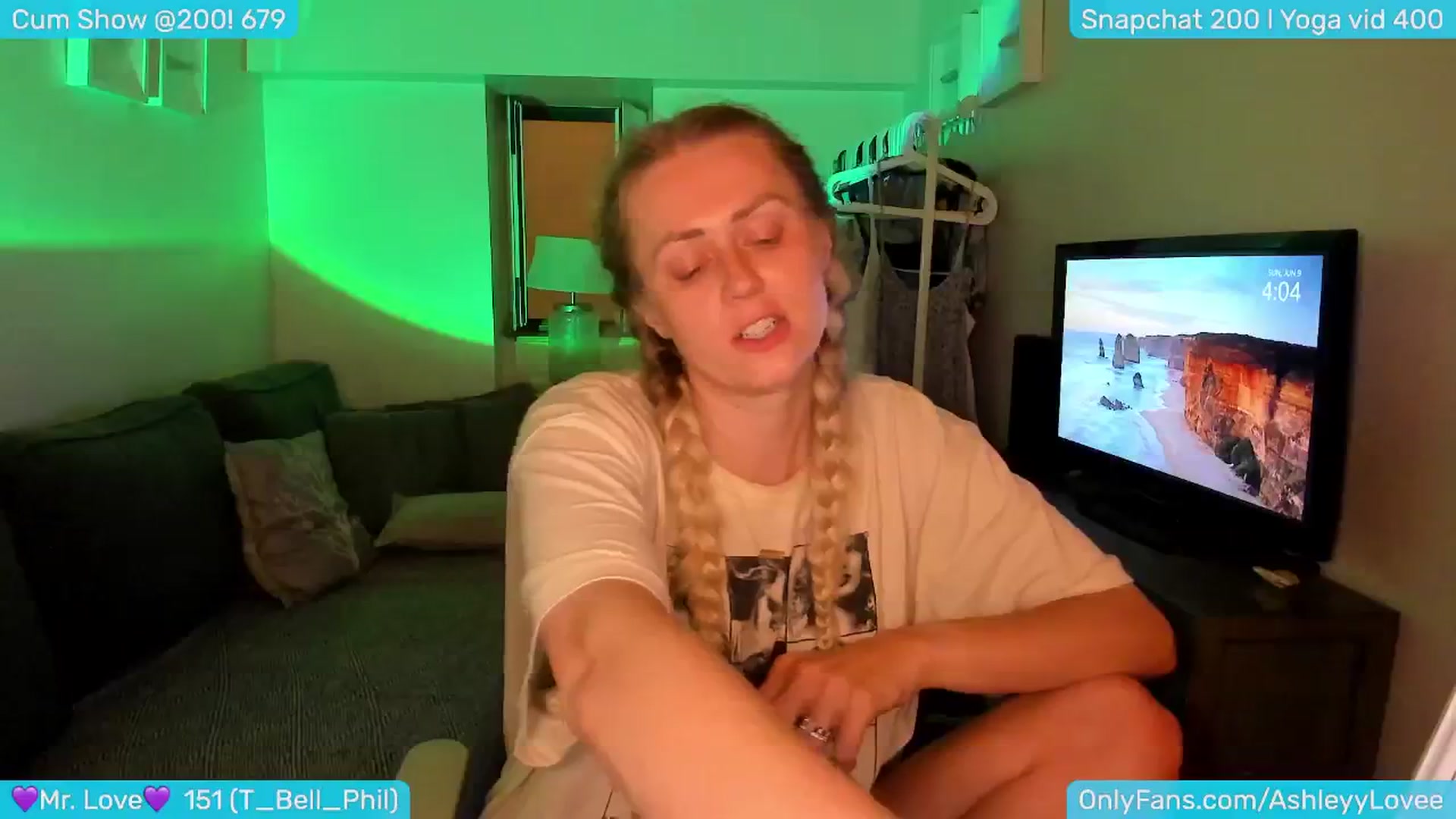 Gallery image thumbnail from AshleyLove's myfreecams stream on, 06/09/2024, 23:09 image 20 of 20