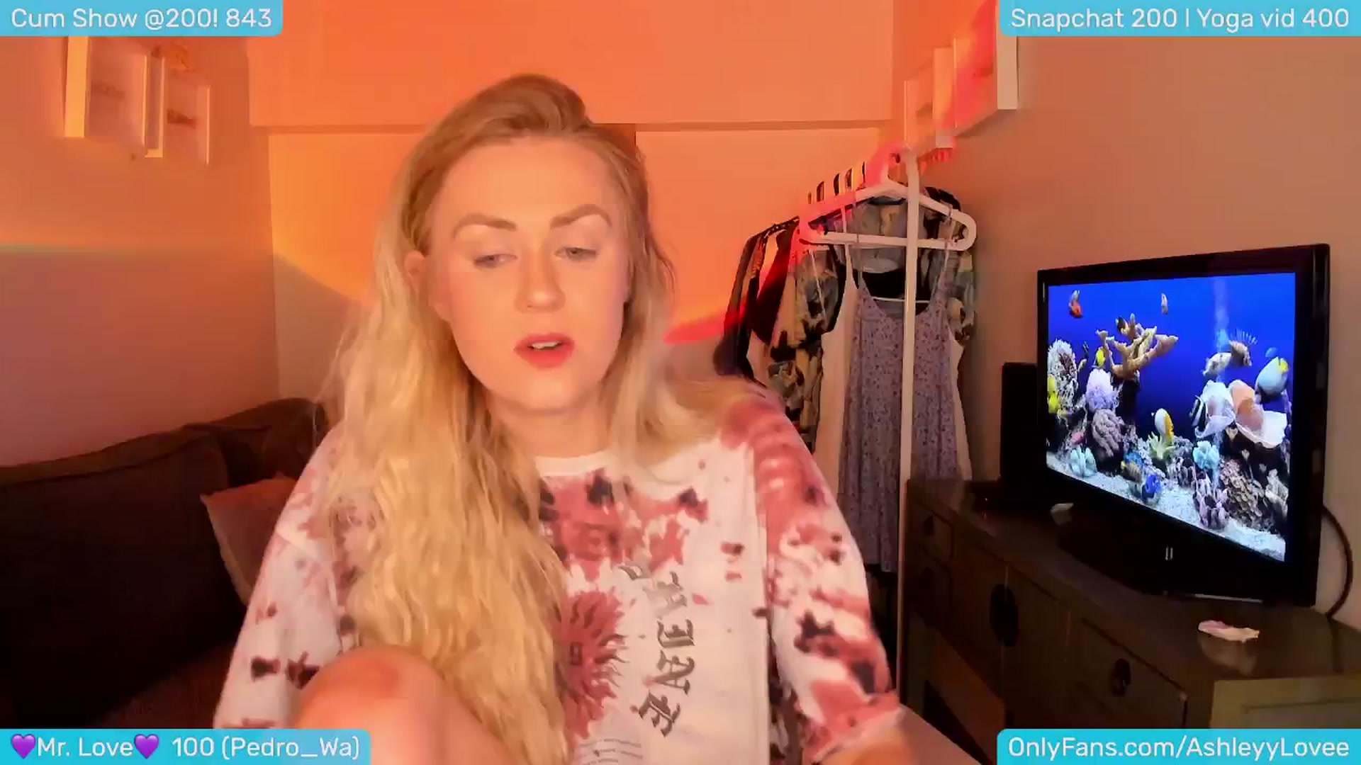 Gallery image thumbnail from AshleyLove's myfreecams stream on, 06/12/2024, 24:09 image 6 of 20
