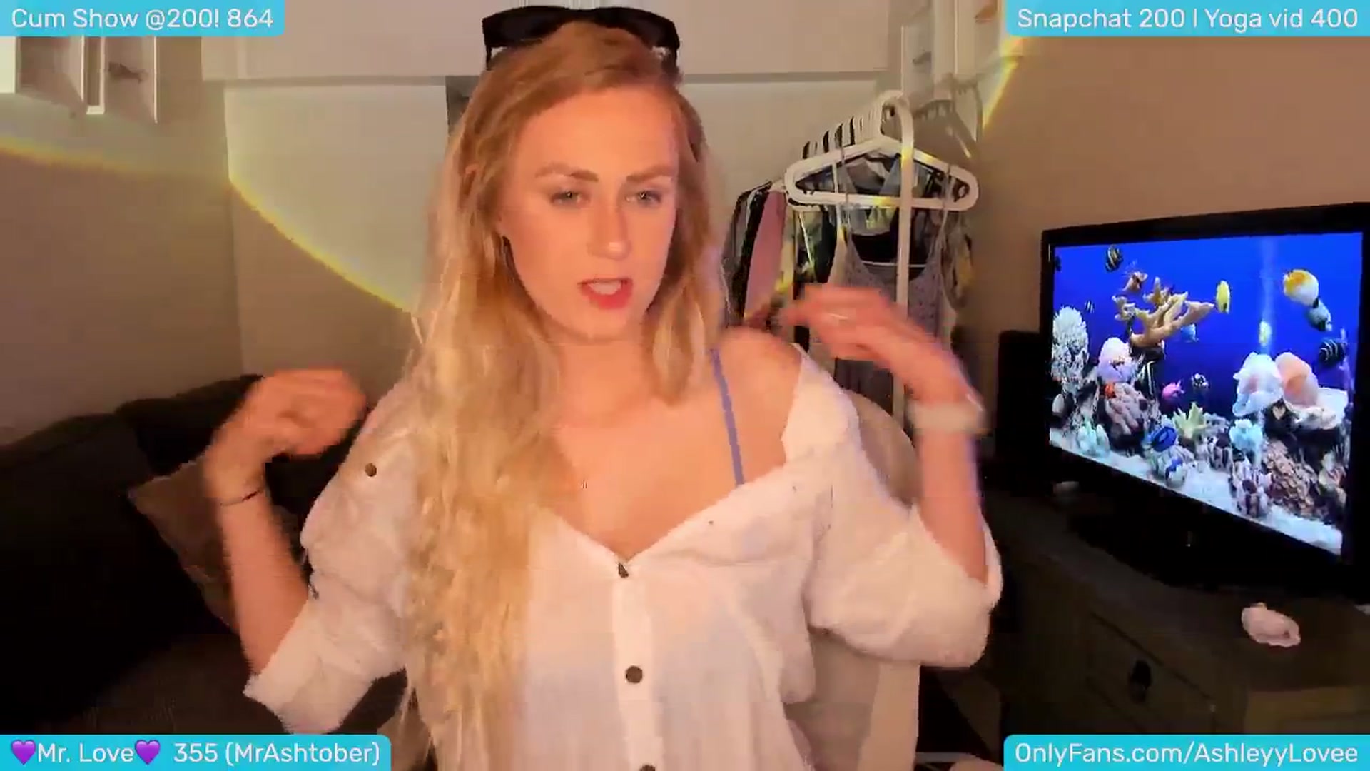 Gallery image thumbnail from AshleyLove's myfreecams stream on, 06/15/2024, 24:11 image 4 of 20
