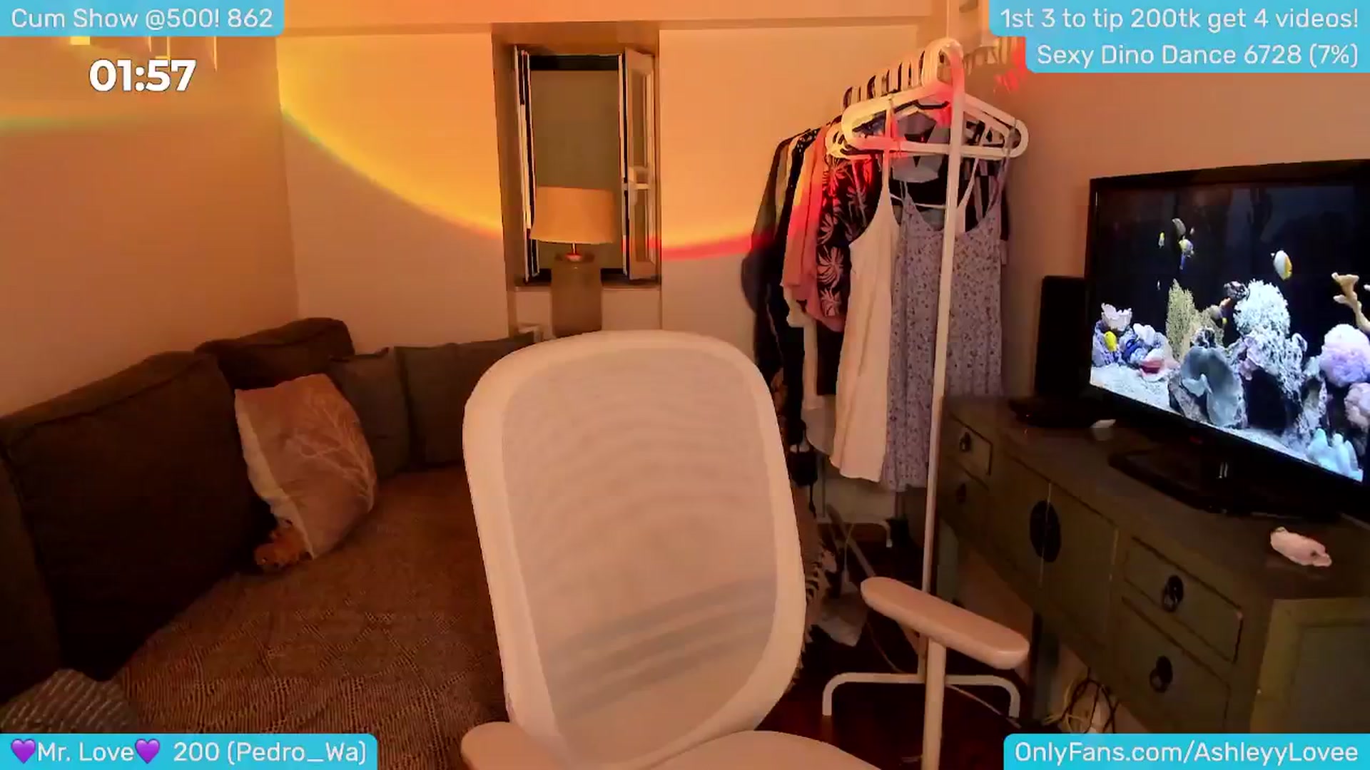 Gallery image thumbnail from AshleyLove's myfreecams stream on, 06/16/2024, 24:21 image 12 of 20