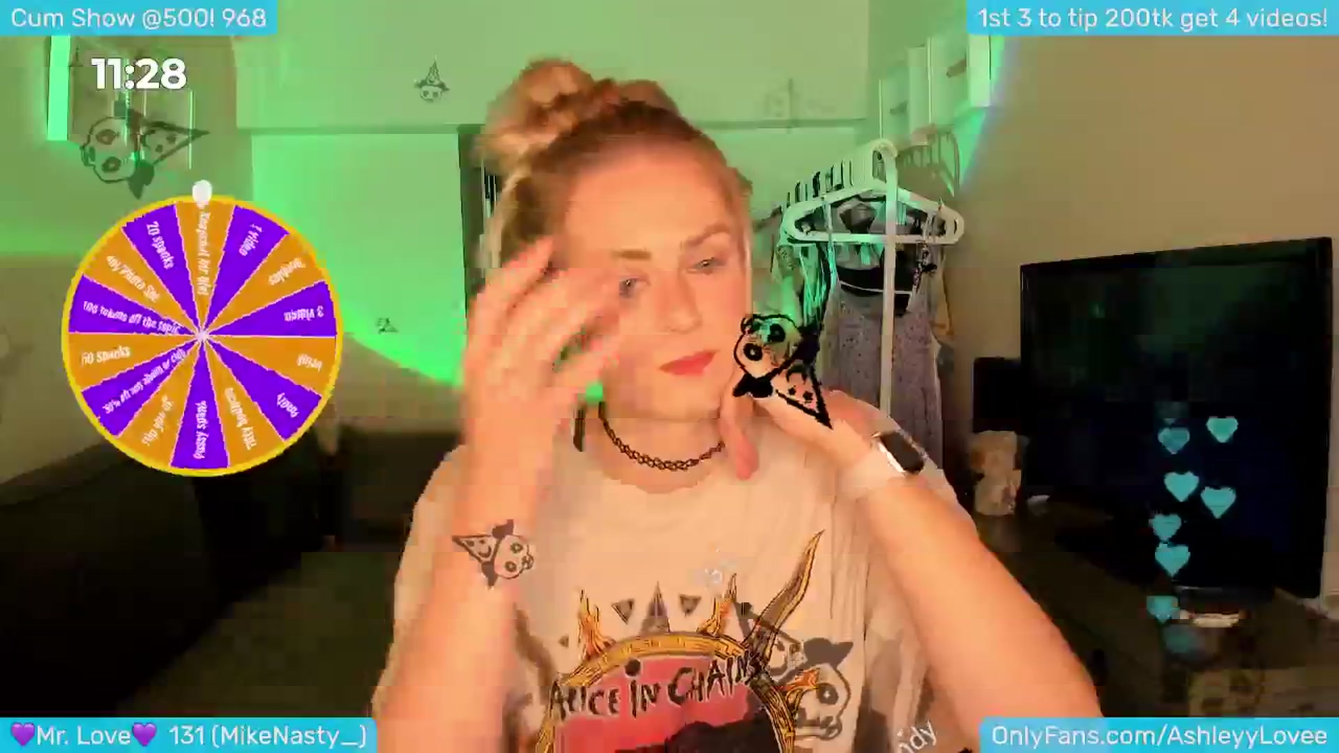Gallery image thumbnail from AshleyLove's myfreecams stream on, 06/20/2024, 23:06 image 15 of 20