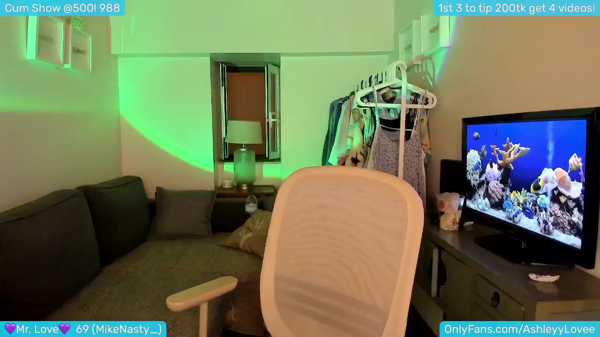 Gallery image thumbnail from AshleyLove's myfreecams stream on, 06/20/2024, 23:06 image 8 of 20