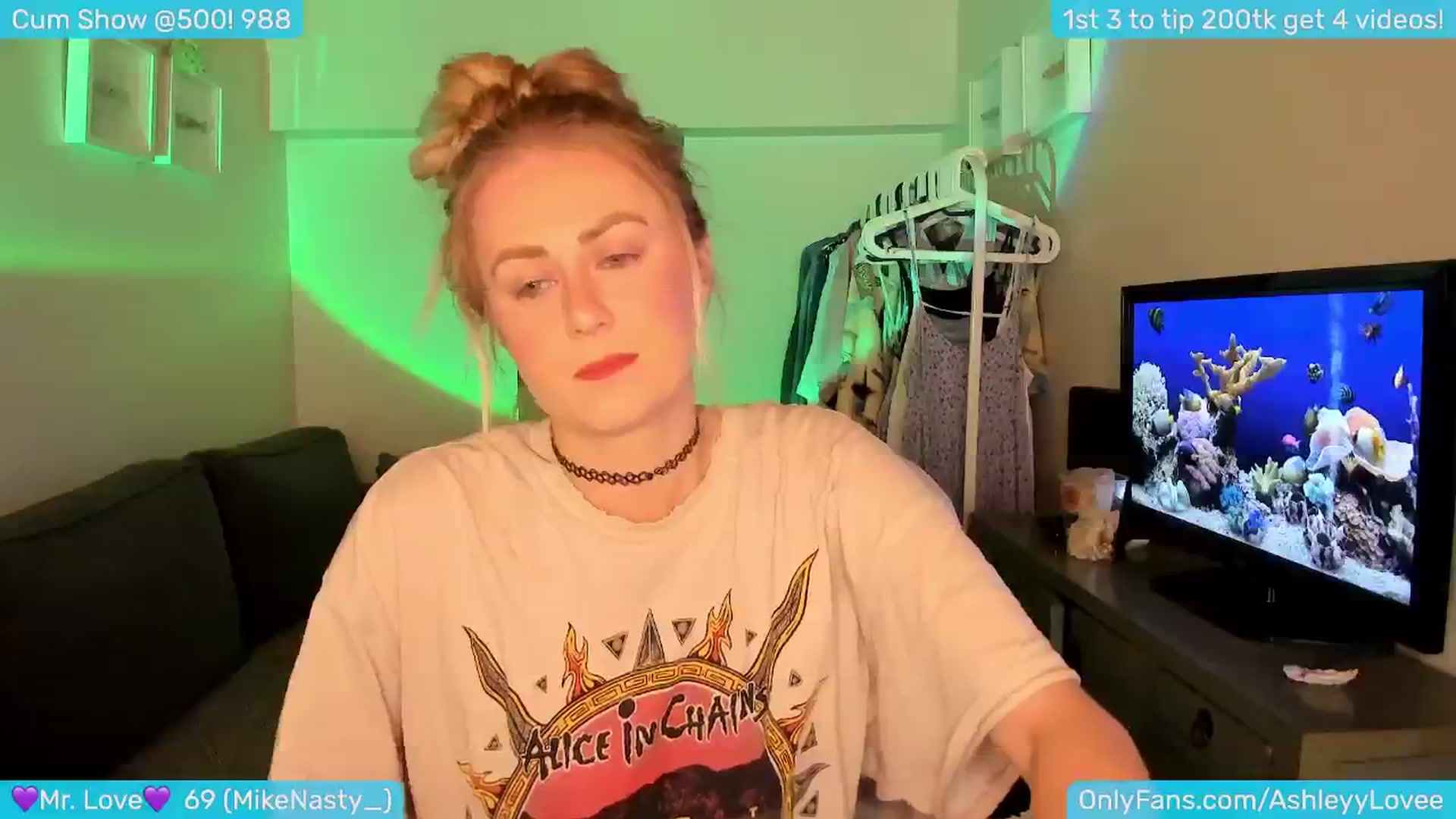 Gallery image thumbnail from AshleyLove's myfreecams stream on, 06/20/2024, 23:06 image 5 of 20