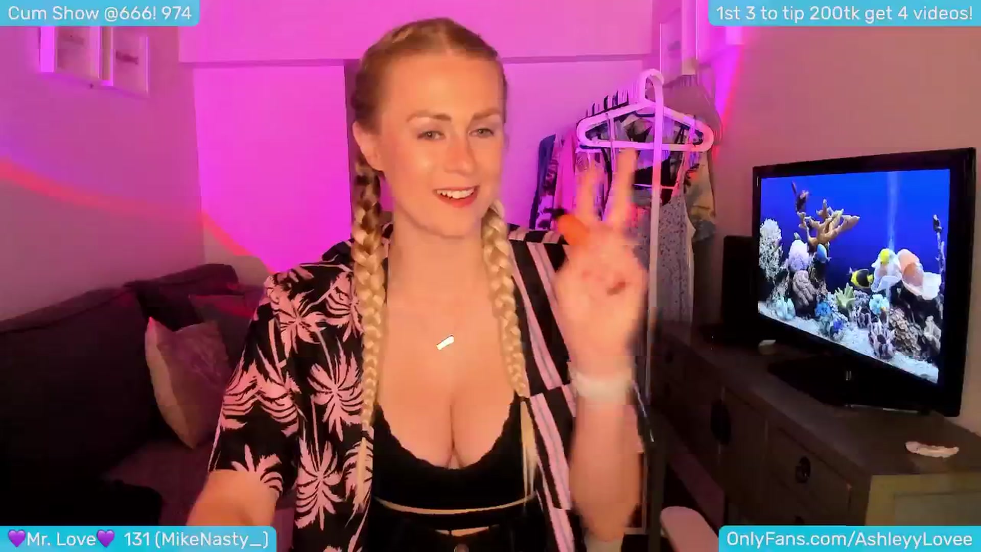 Gallery image thumbnail from AshleyLove's myfreecams stream on, 06/22/2024, 02:10 image 8 of 20