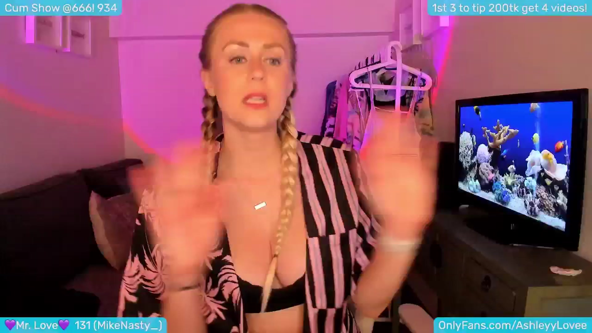 Gallery image thumbnail from AshleyLove's myfreecams stream on, 06/22/2024, 02:10 image 15 of 20
