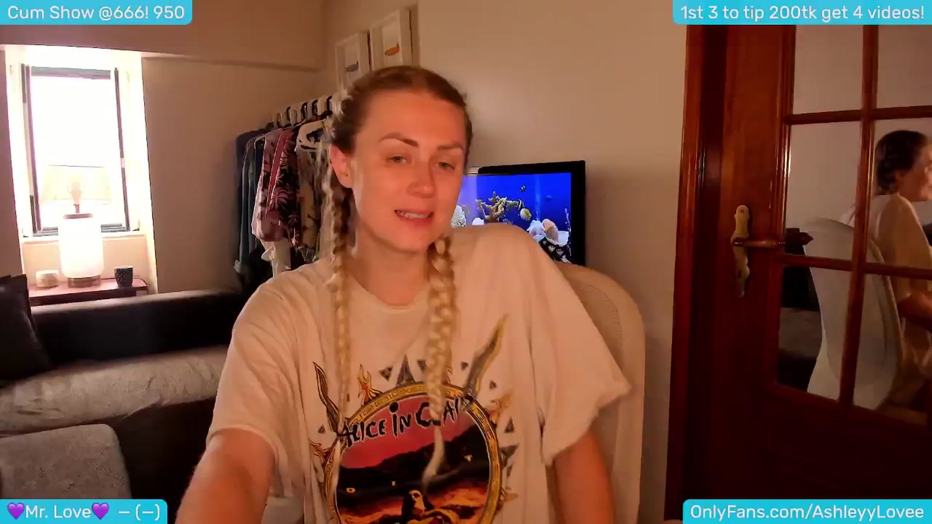 Gallery image thumbnail from AshleyLove's myfreecams stream on, 06/22/2024, 14:39 image 14 of 20