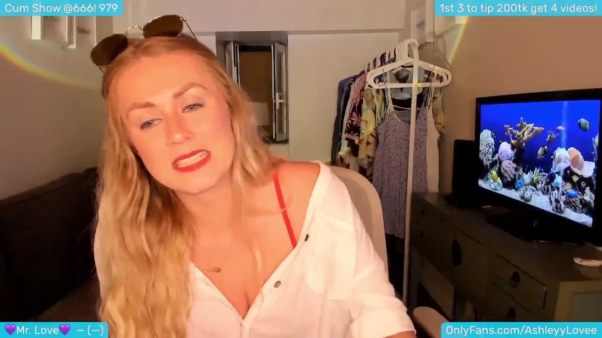 Gallery image thumbnail from AshleyLove's myfreecams stream on, 06/23/2024, 21:27 image 2 of 20