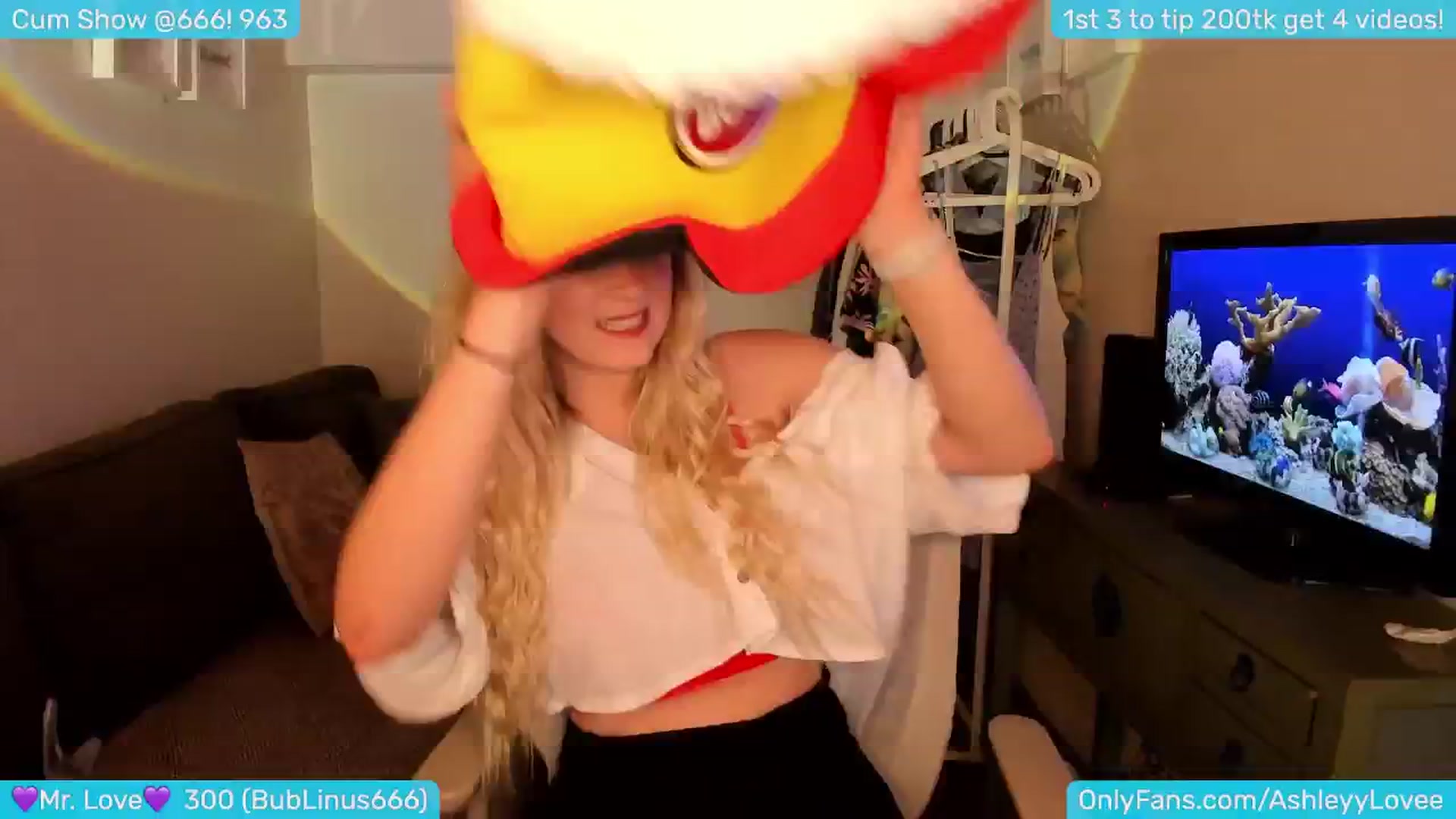 Gallery image thumbnail from AshleyLove's myfreecams stream on, 06/23/2024, 23:52 image 9 of 20