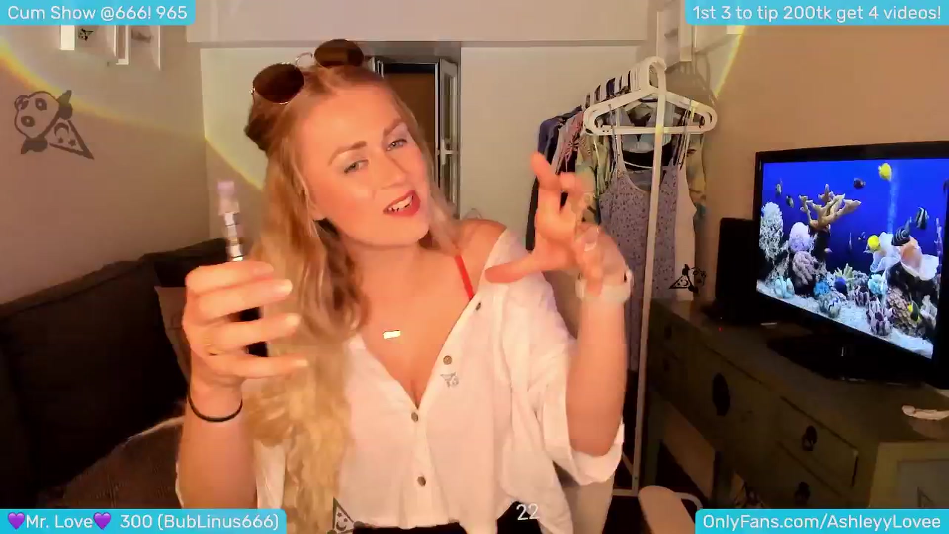 Gallery image thumbnail from AshleyLove's myfreecams stream on, 06/23/2024, 23:52 image 6 of 20