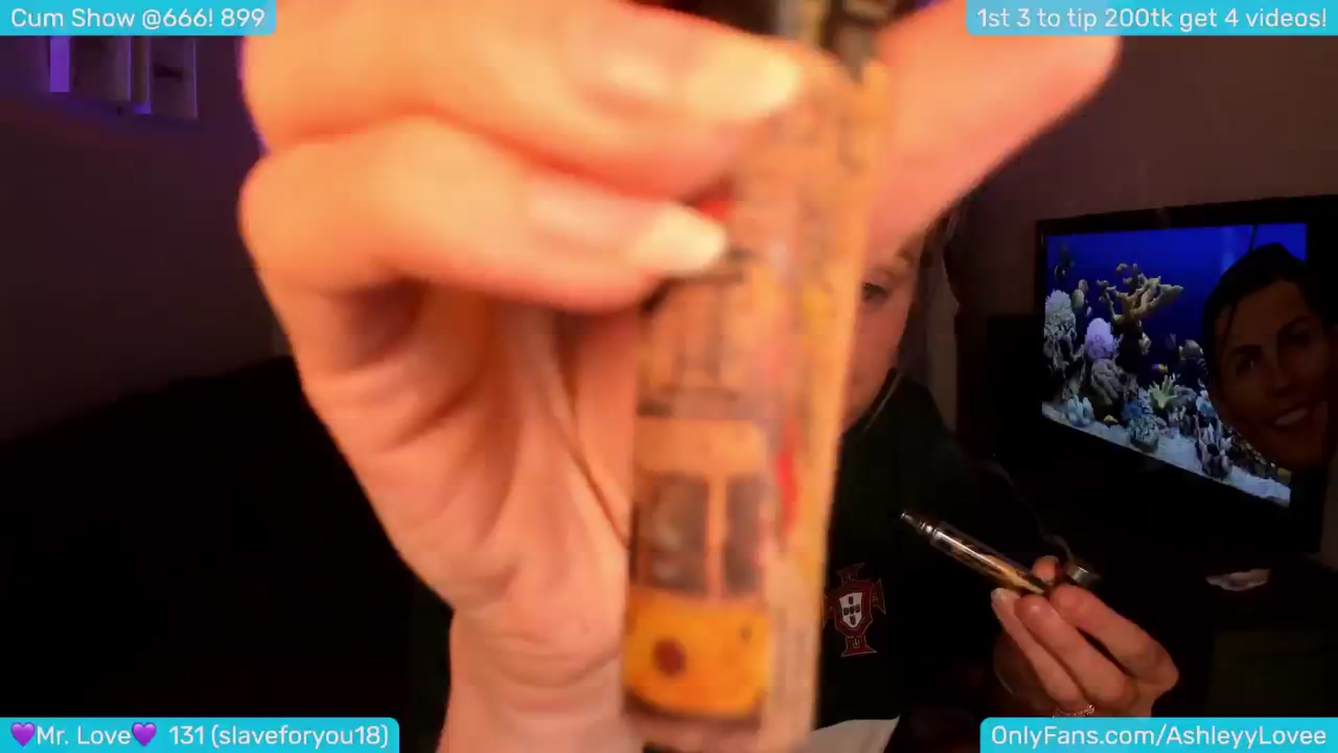 Gallery image thumbnail from AshleyLove's myfreecams stream on, 06/26/2024, 24:05 image 3 of 20