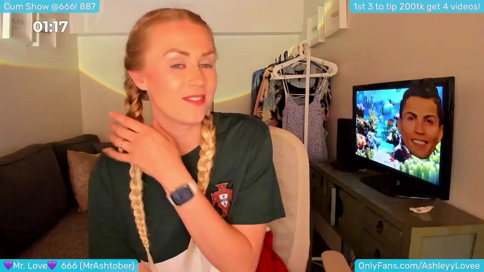 Gallery image thumbnail from AshleyLove's myfreecams stream on, 06/26/2024, 23:58 image 19 of 20
