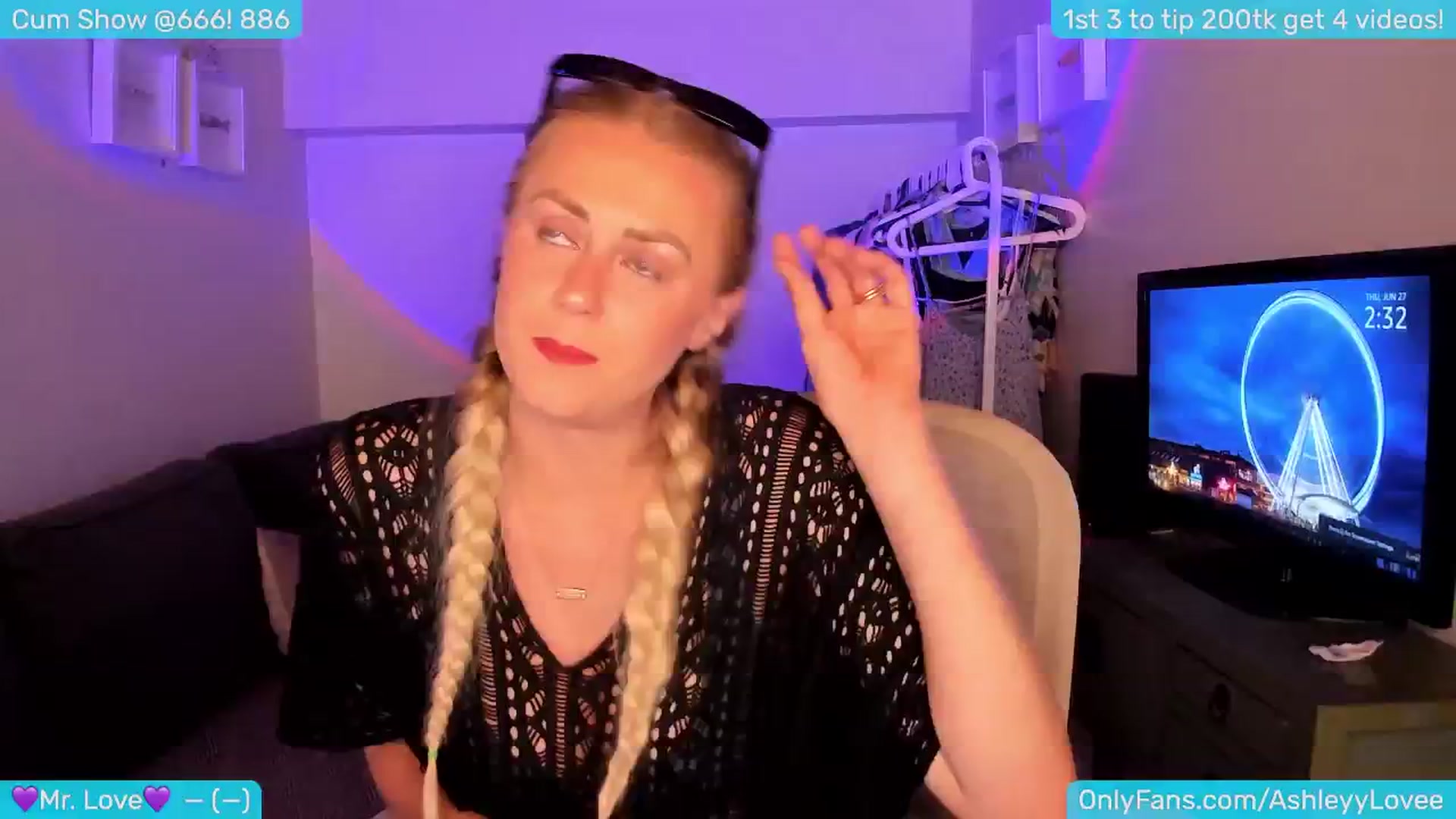 Gallery image thumbnail from AshleyLove's myfreecams stream on, 06/27/2024, 21:37 image 16 of 20