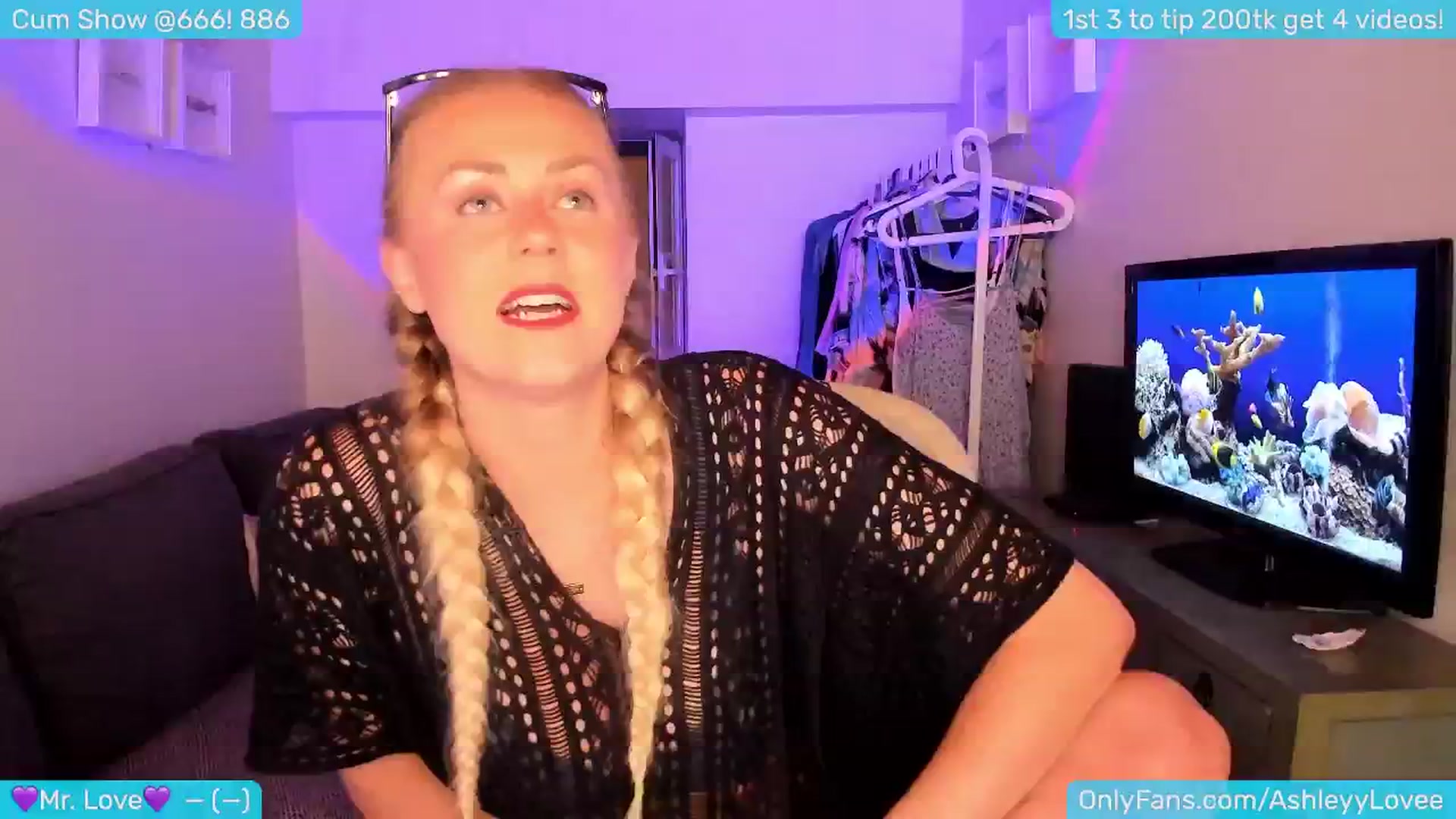 Gallery image thumbnail from AshleyLove's myfreecams stream on, 06/27/2024, 21:37 image 5 of 20