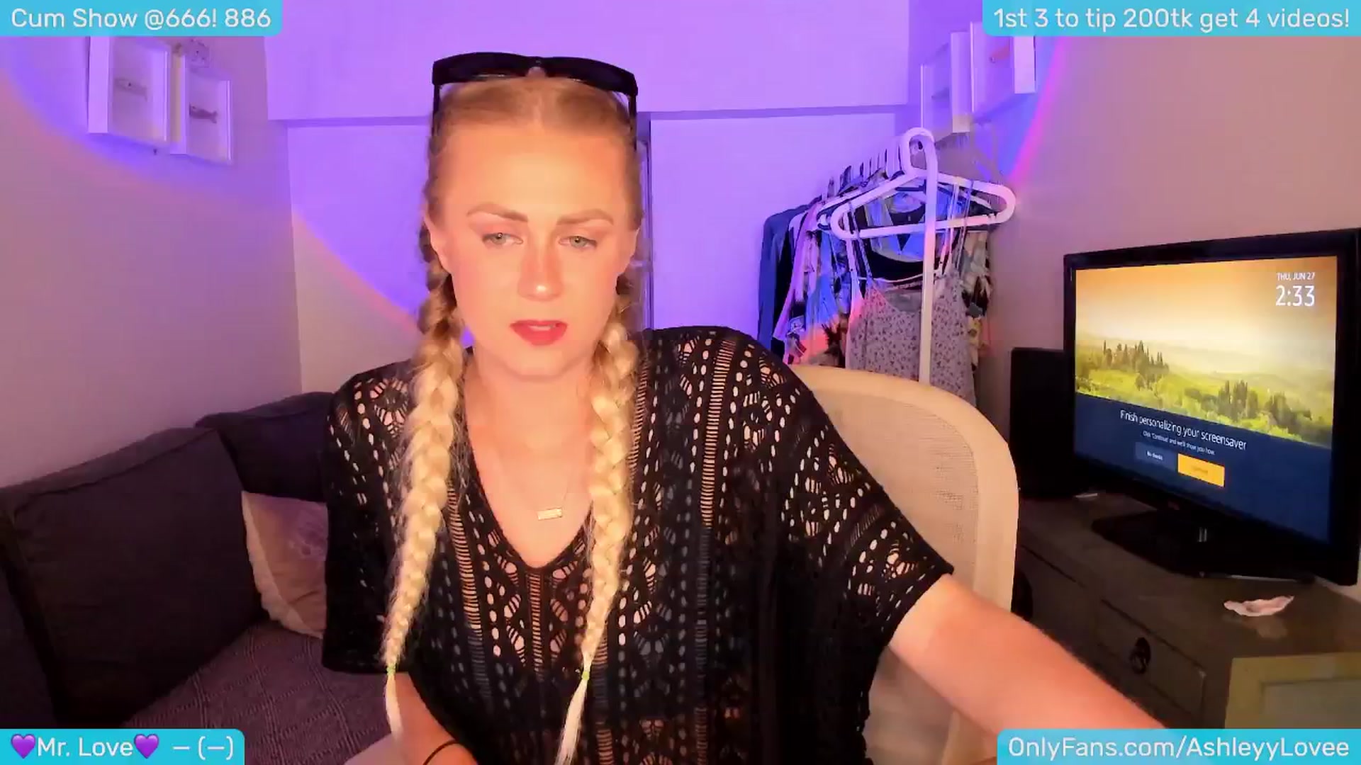 Gallery image thumbnail from AshleyLove's myfreecams stream on, 06/27/2024, 21:37 image 18 of 20