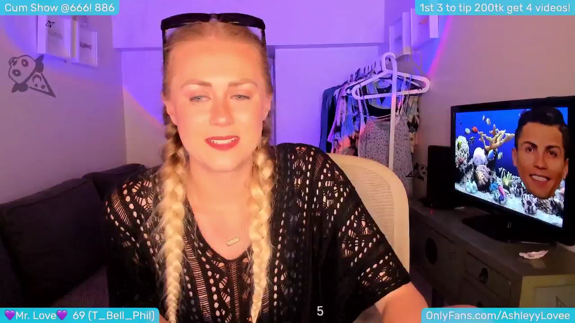 Gallery image thumbnail from AshleyLove's myfreecams stream on, 06/27/2024, 23:23 image 11 of 20