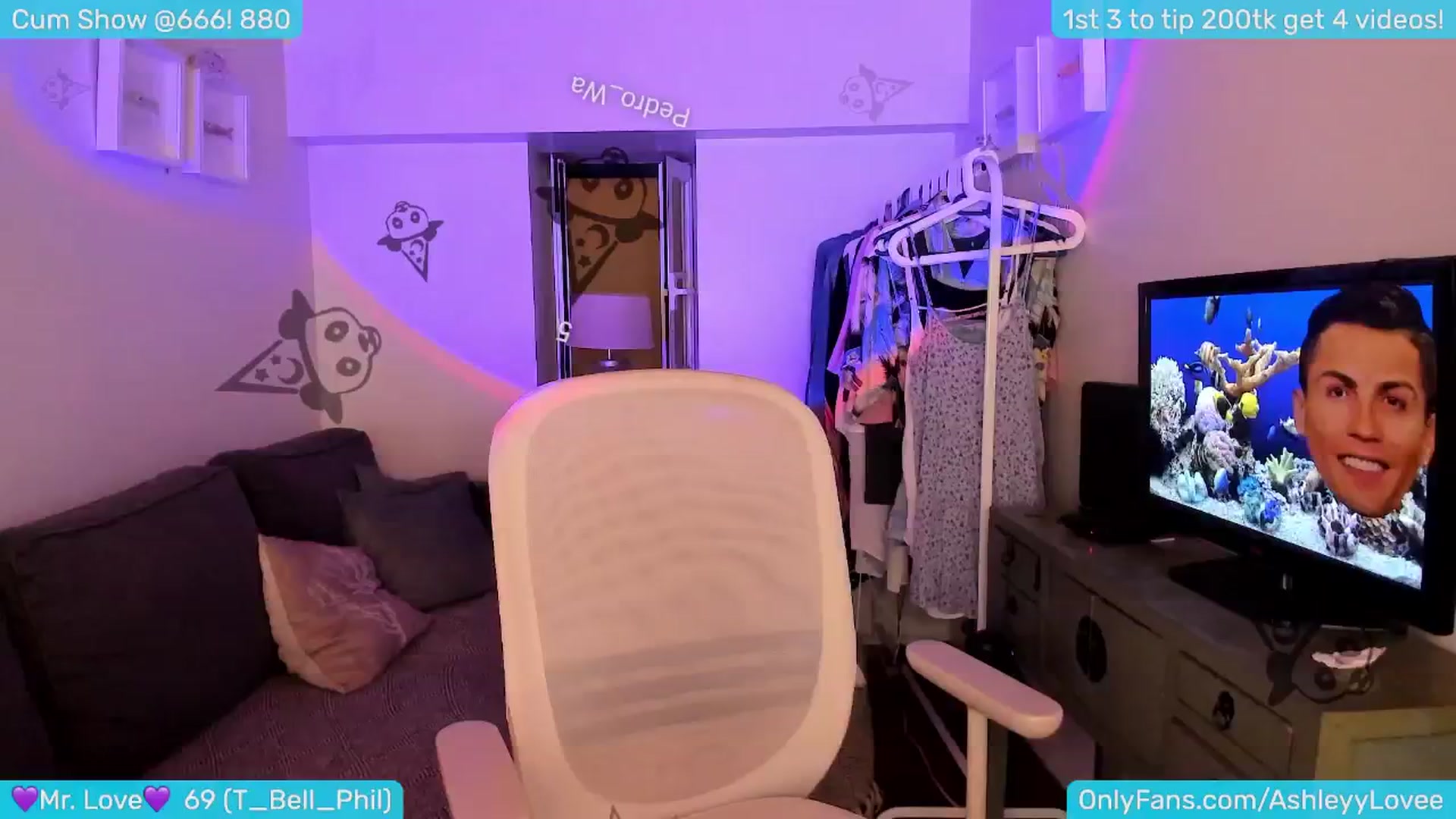 Gallery image thumbnail from AshleyLove's myfreecams stream on, 06/27/2024, 23:23 image 18 of 20