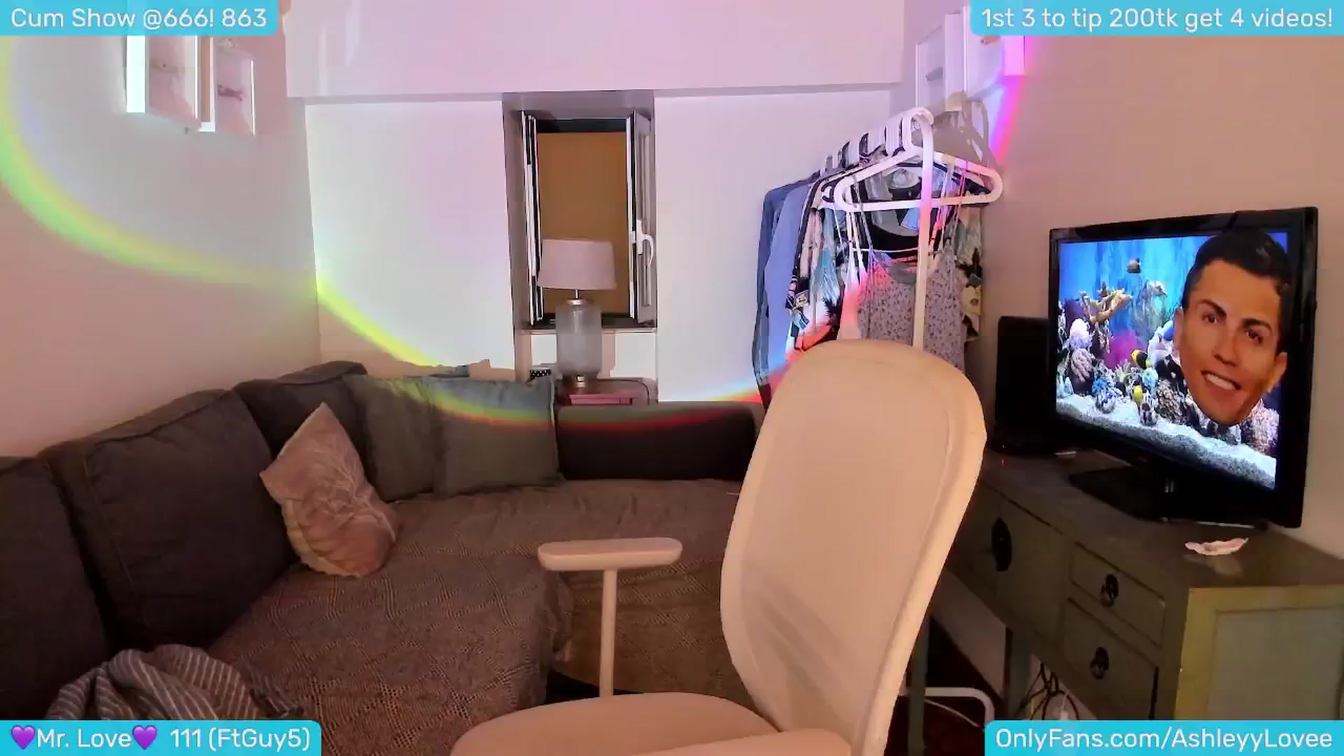 Gallery image thumbnail from AshleyLove's myfreecams stream on, 06/29/2024, 24:11 image 12 of 20