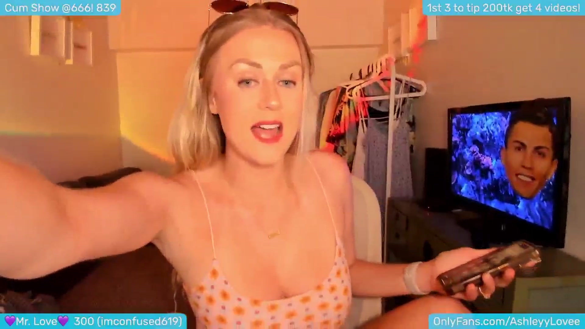 Gallery image thumbnail from AshleyLove's myfreecams stream on, 06/29/2024, 22:20 image 12 of 20
