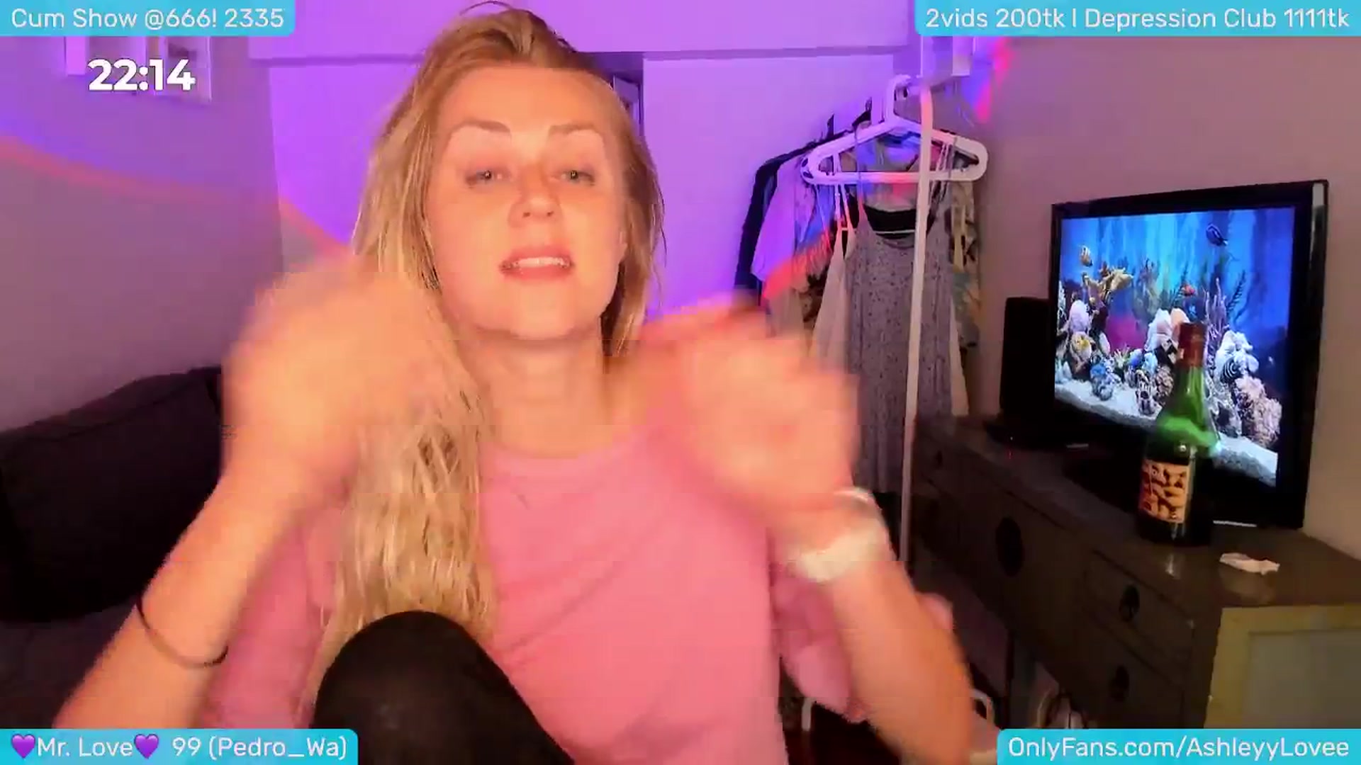 Gallery image thumbnail from AshleyLove's myfreecams stream on, 07/07/2024, 24:08 image 9 of 20