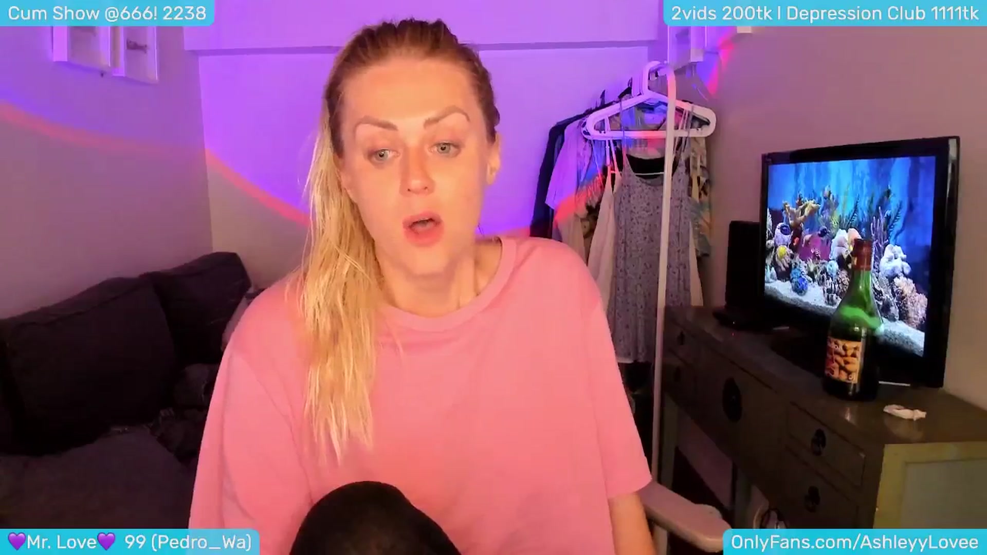 Gallery image thumbnail from AshleyLove's myfreecams stream on, 07/07/2024, 24:08 image 15 of 20