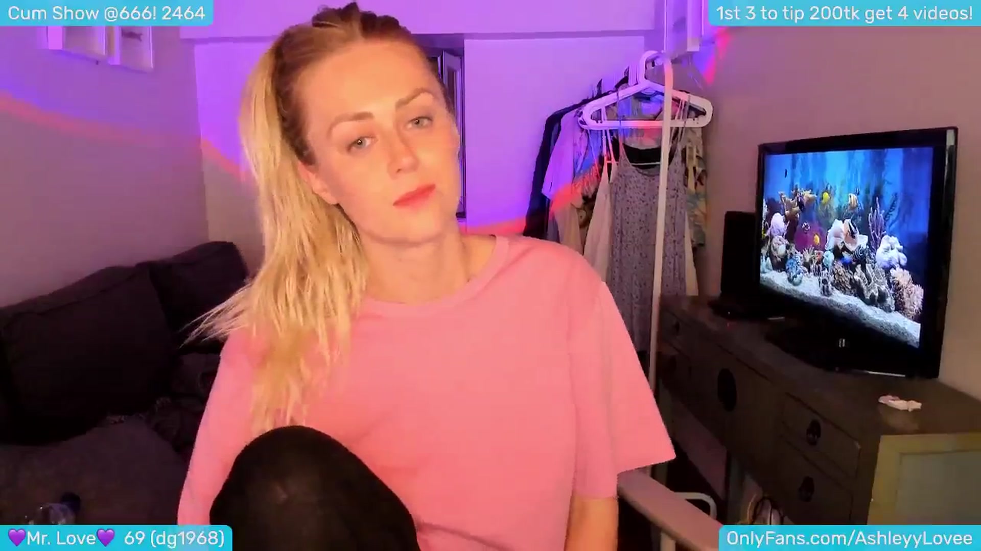 Gallery image thumbnail from AshleyLove's myfreecams stream on, 07/07/2024, 24:08 image 2 of 20