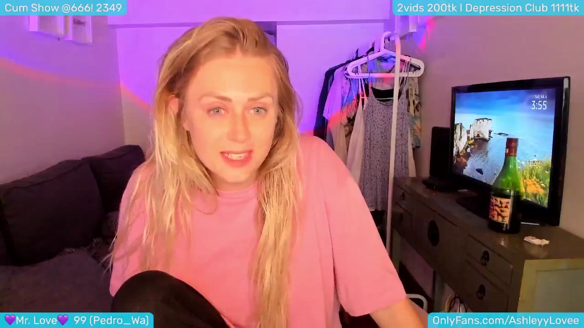 Gallery image thumbnail from AshleyLove's myfreecams stream on, 07/07/2024, 24:08 image 7 of 20