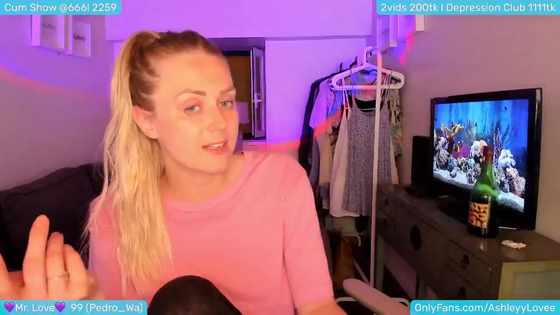 Gallery image thumbnail from AshleyLove's myfreecams stream on, 07/07/2024, 24:08 image 14 of 20