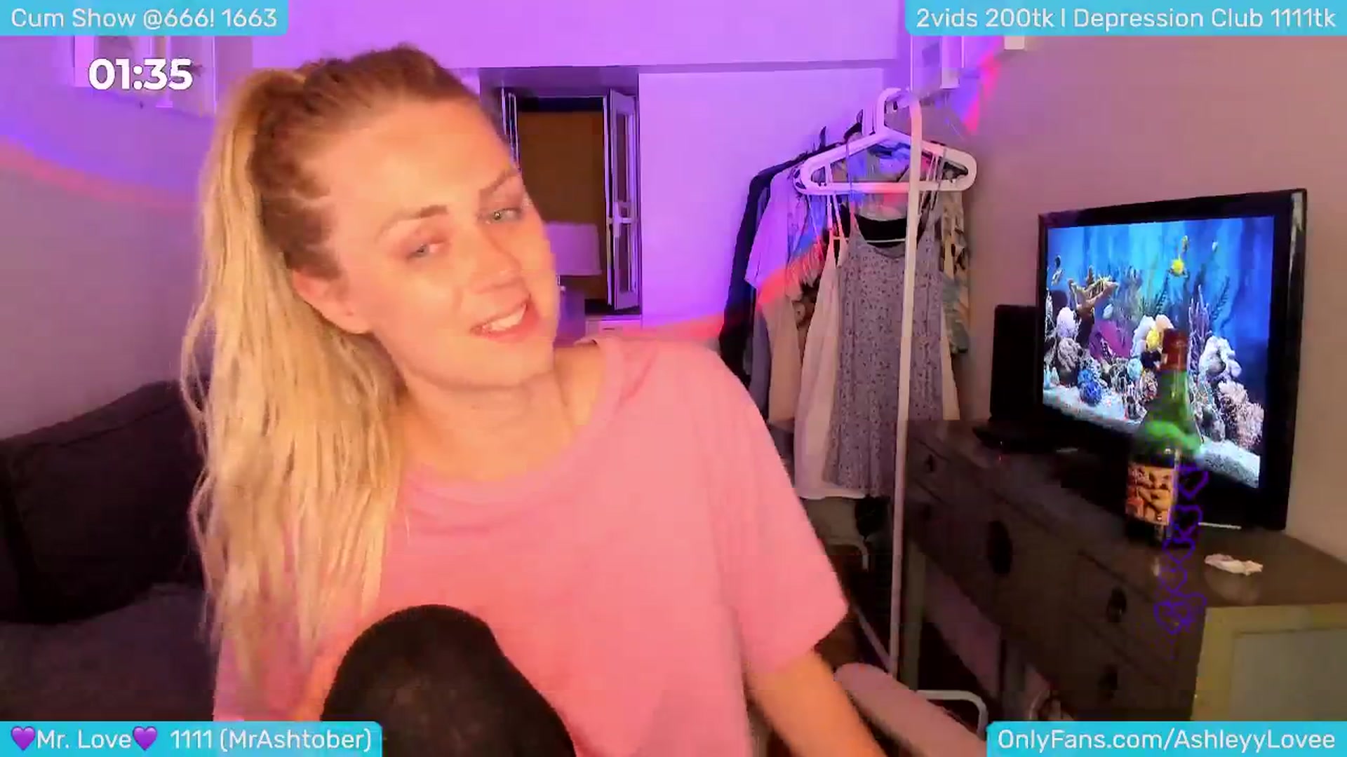 Gallery image thumbnail from AshleyLove's myfreecams stream on, 07/07/2024, 24:26 image 8 of 20