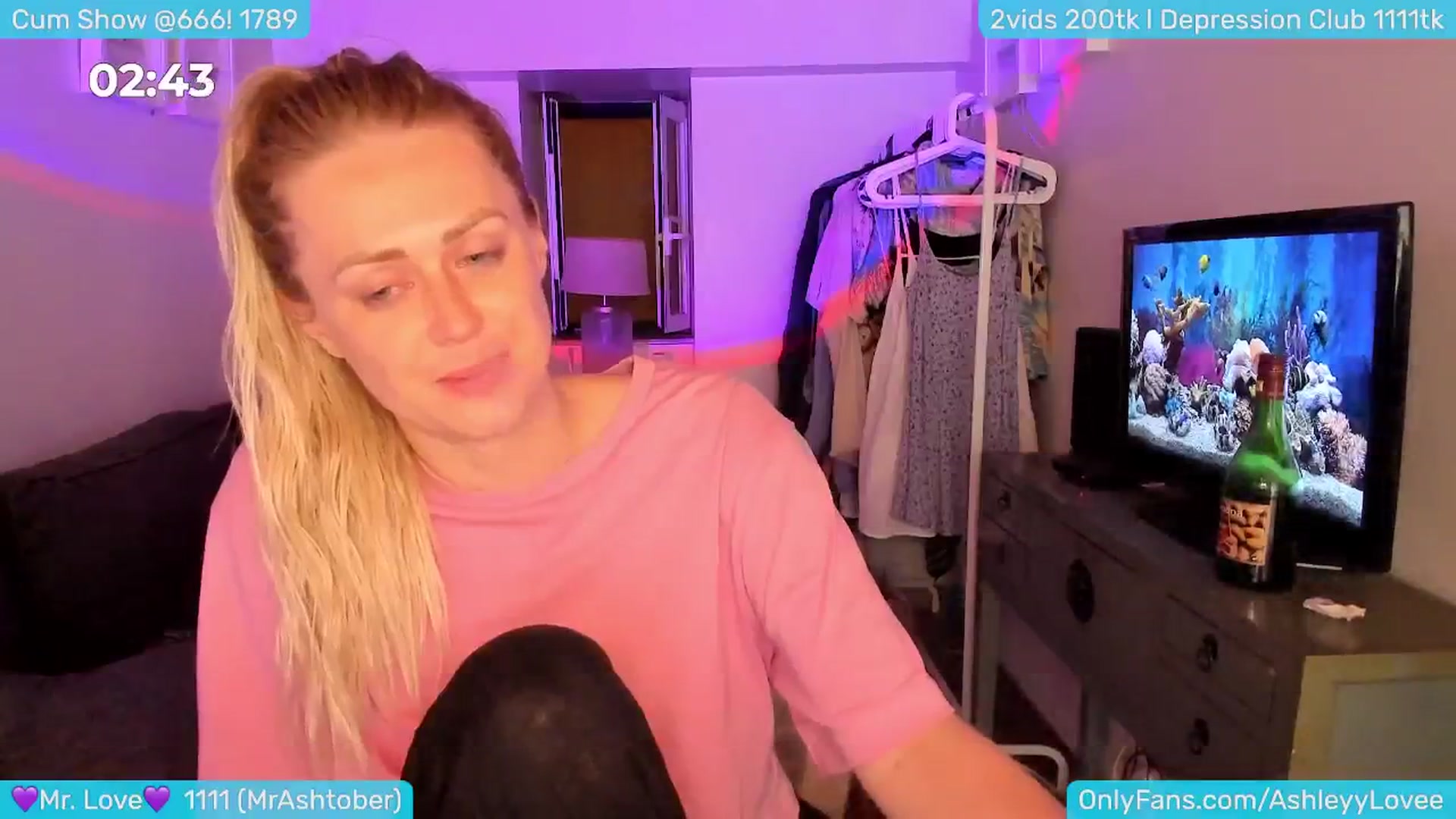 Gallery image thumbnail from AshleyLove's myfreecams stream on, 07/07/2024, 24:26 image 7 of 20