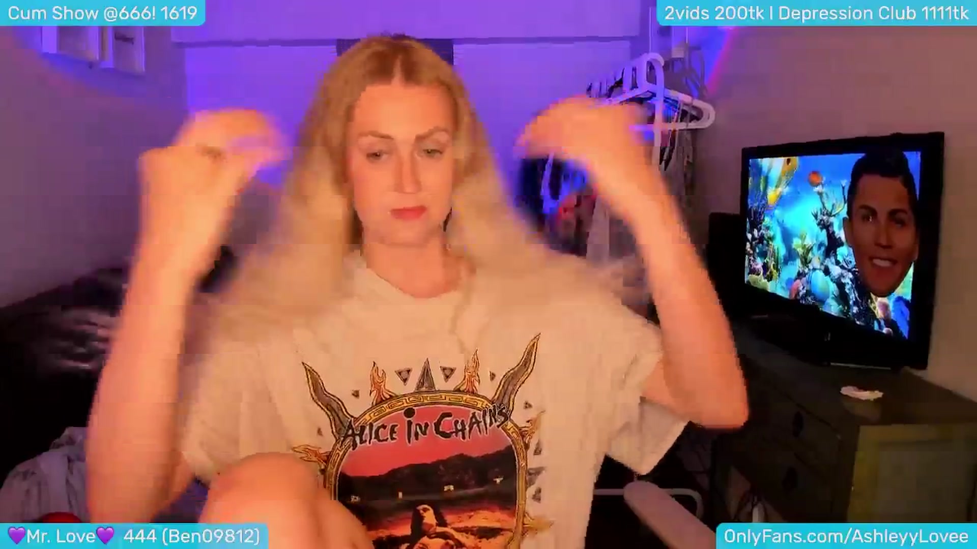 Gallery image thumbnail from AshleyLove's myfreecams stream on, 07/09/2024, 24:02 image 16 of 20