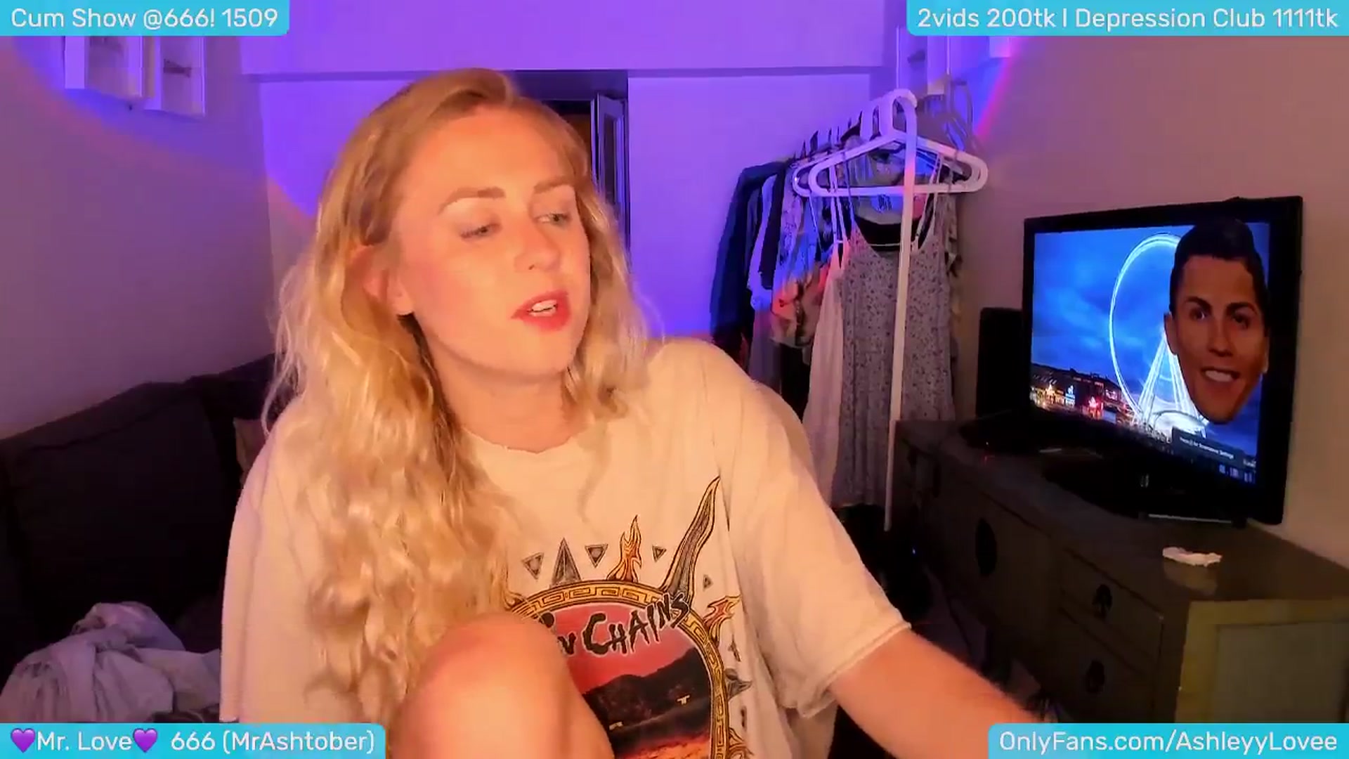 Gallery image thumbnail from AshleyLove's myfreecams stream on, 07/09/2024, 24:02 image 20 of 20